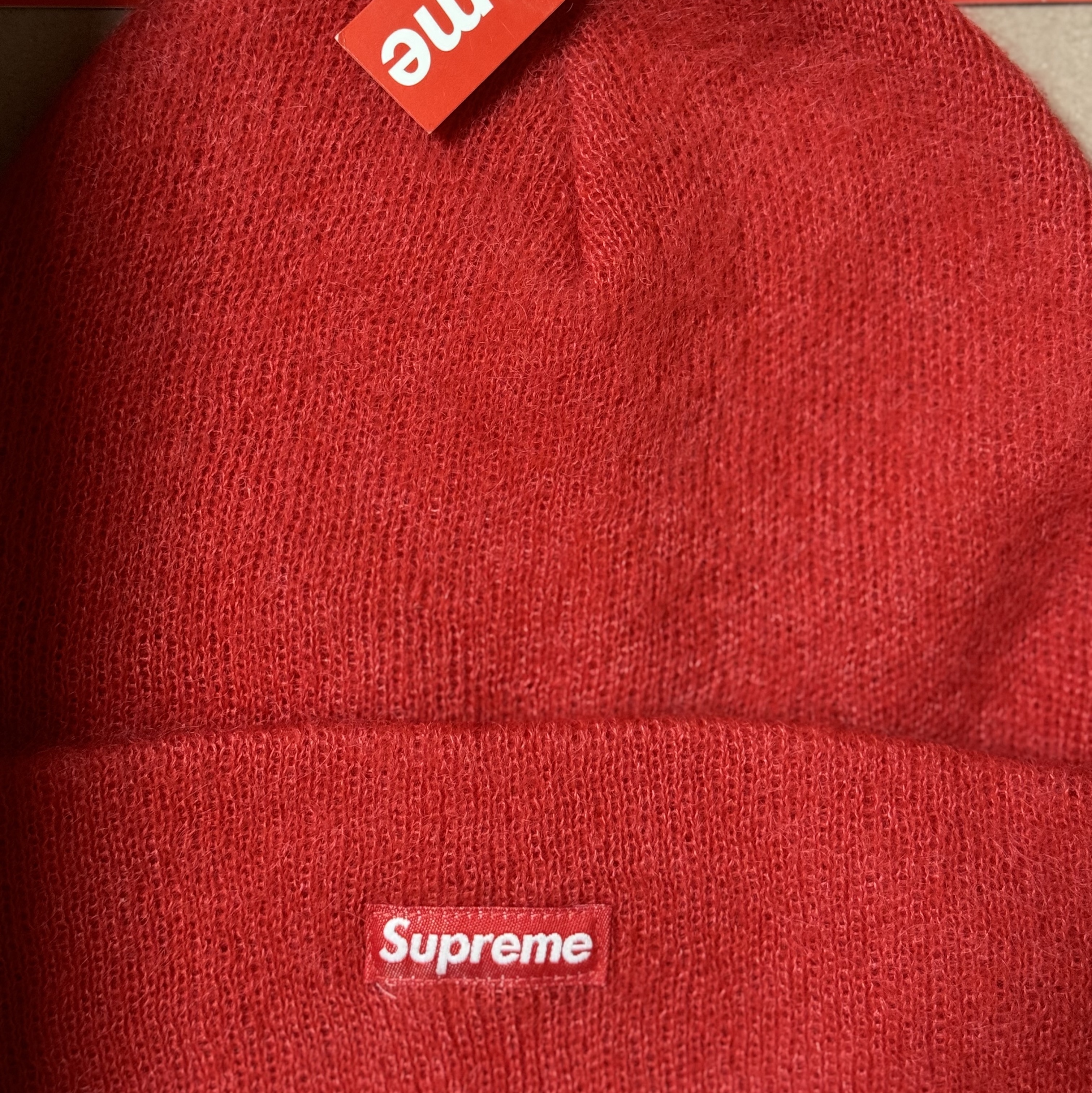 Supreme Mohair Beanie Bright Red - 23FW 착용 스타일