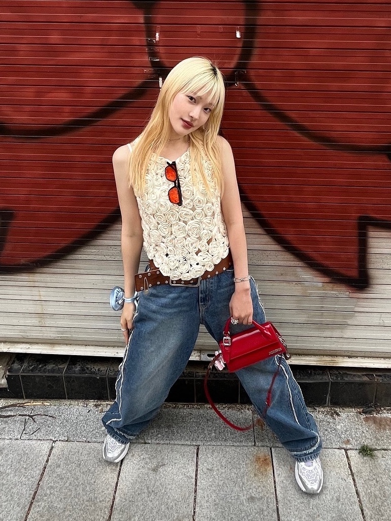 Jacquemus Le Chiquito Long Boucle Signature Buckled Handbag Red 착용 스타일 - 1