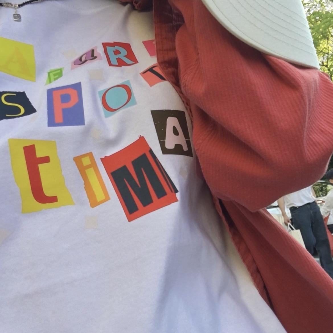 Safarispot 1/2 Stickerpack Tee Pink, [예약 배송] afarispot 1/2 Stickerpack Tee White 착용 스타일
