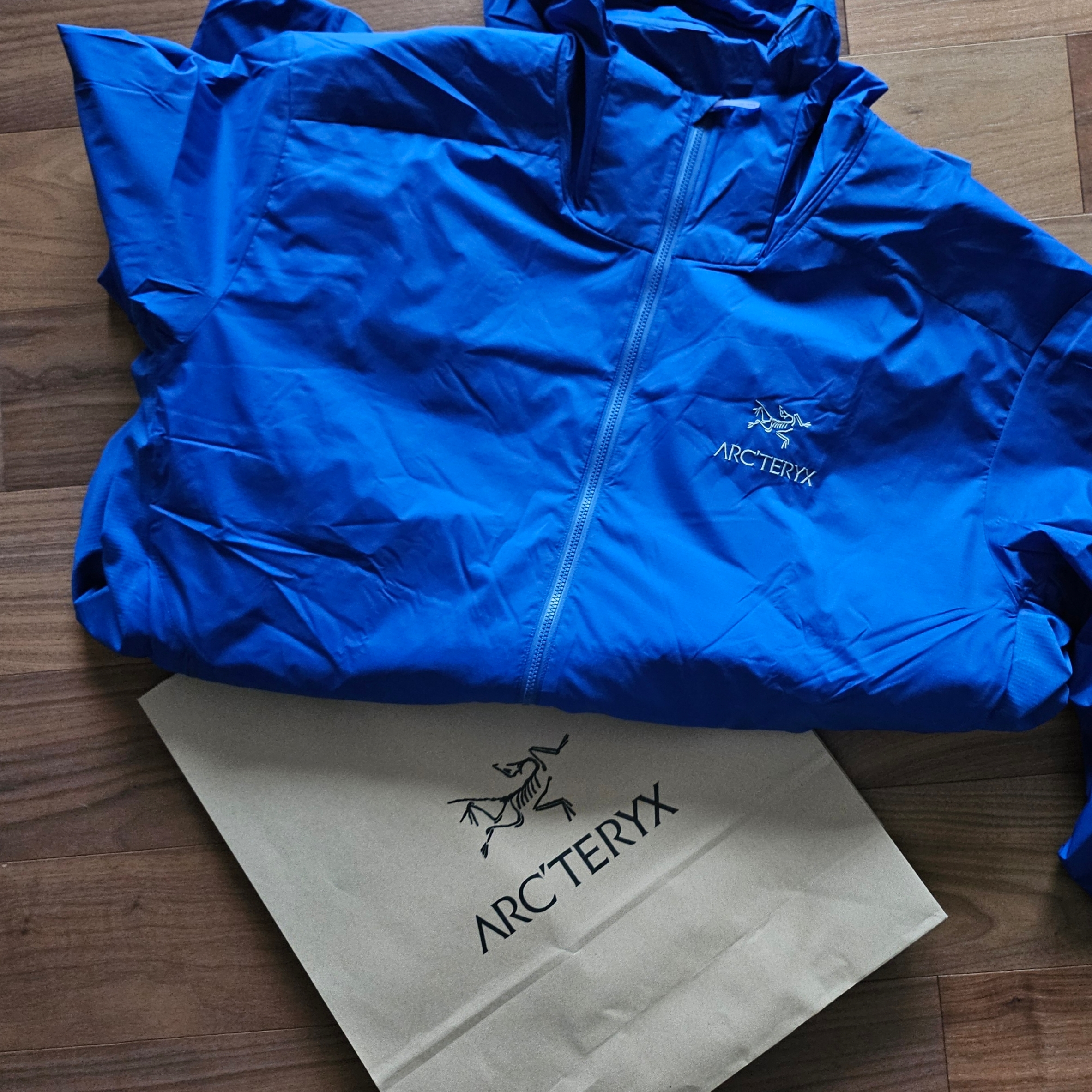 Arc'teryx Atom SL Hoody Vitality II 착용 스타일