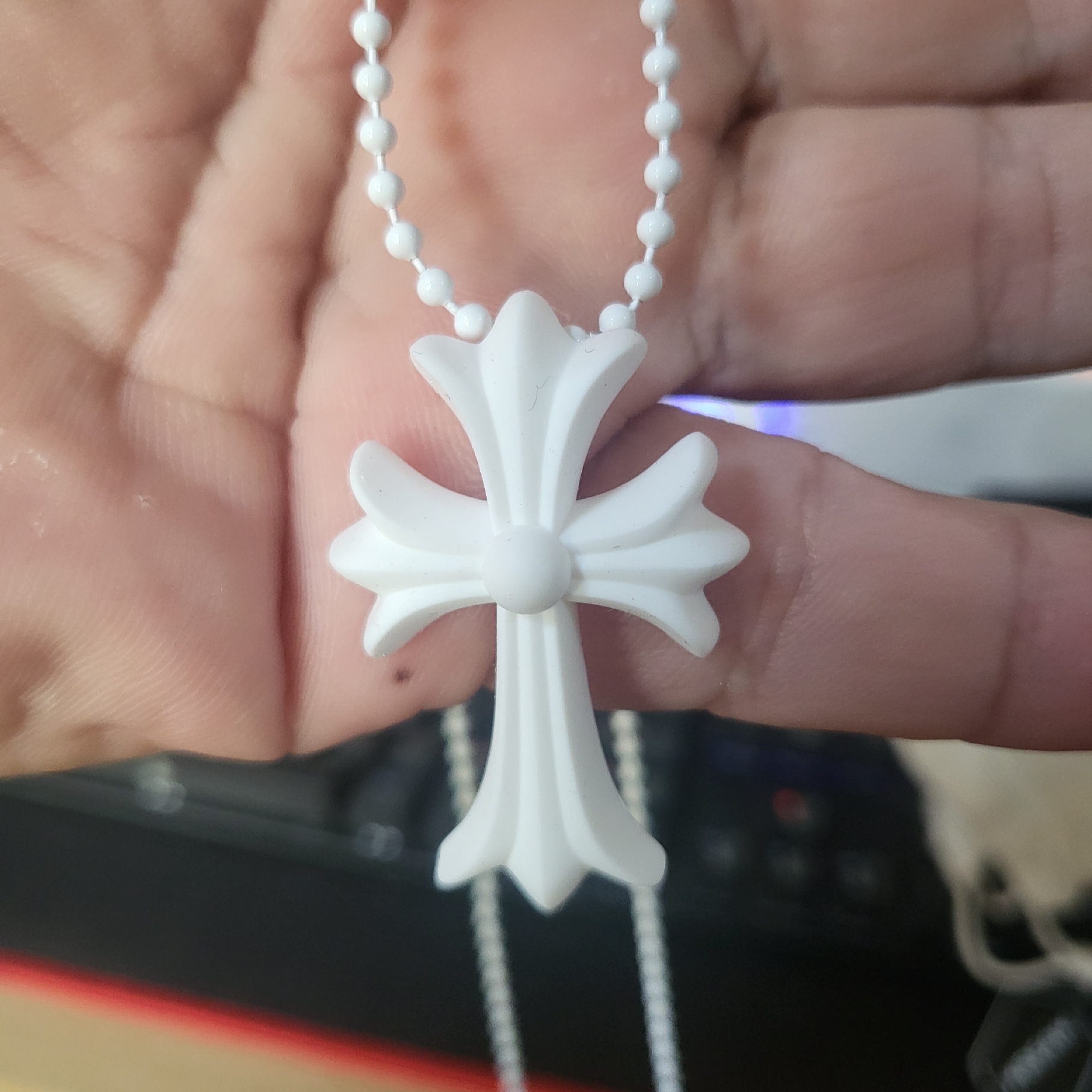 Chrome Hearts Silichrome CH Cross Pendant White 2022/2023 착용 스타일