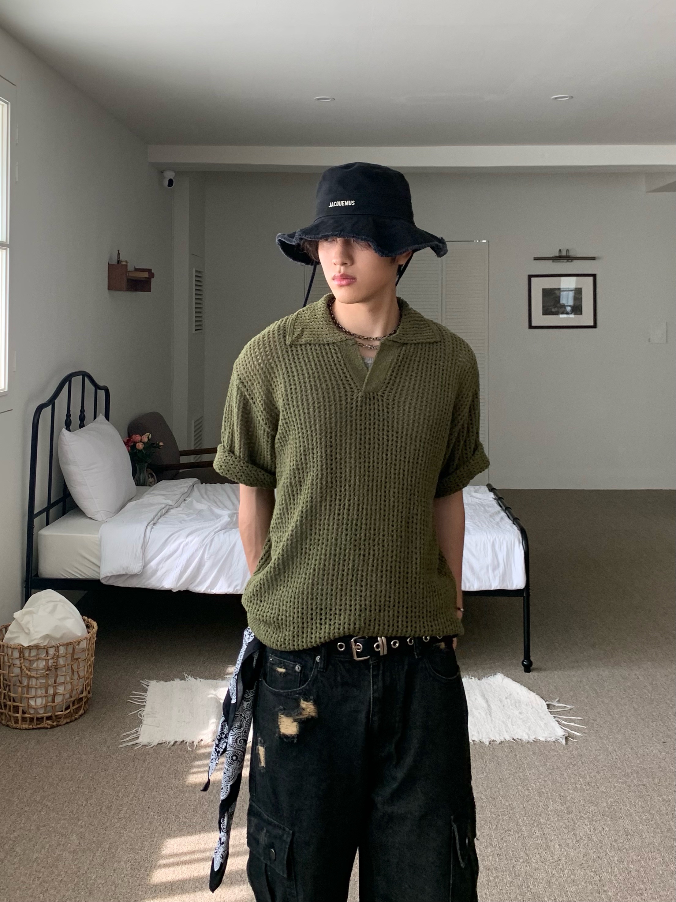 Jacquemus Le Bob Artichaut Bucket Hat Black 착용 스타일 - 1