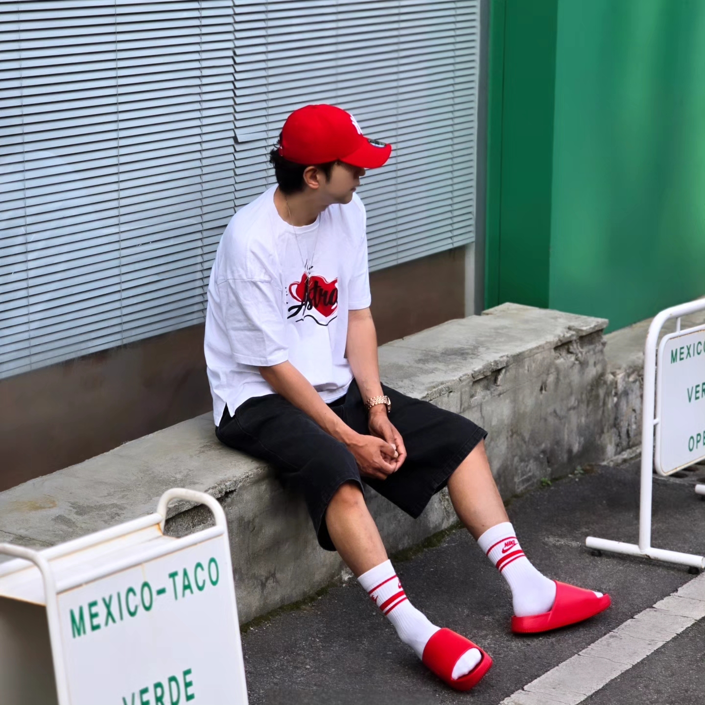 Nike Calm Slide University Red, Samsung Galaxy Watch6 44mm LTE Silver (Korean Ver.) 착용 스타일 - 8