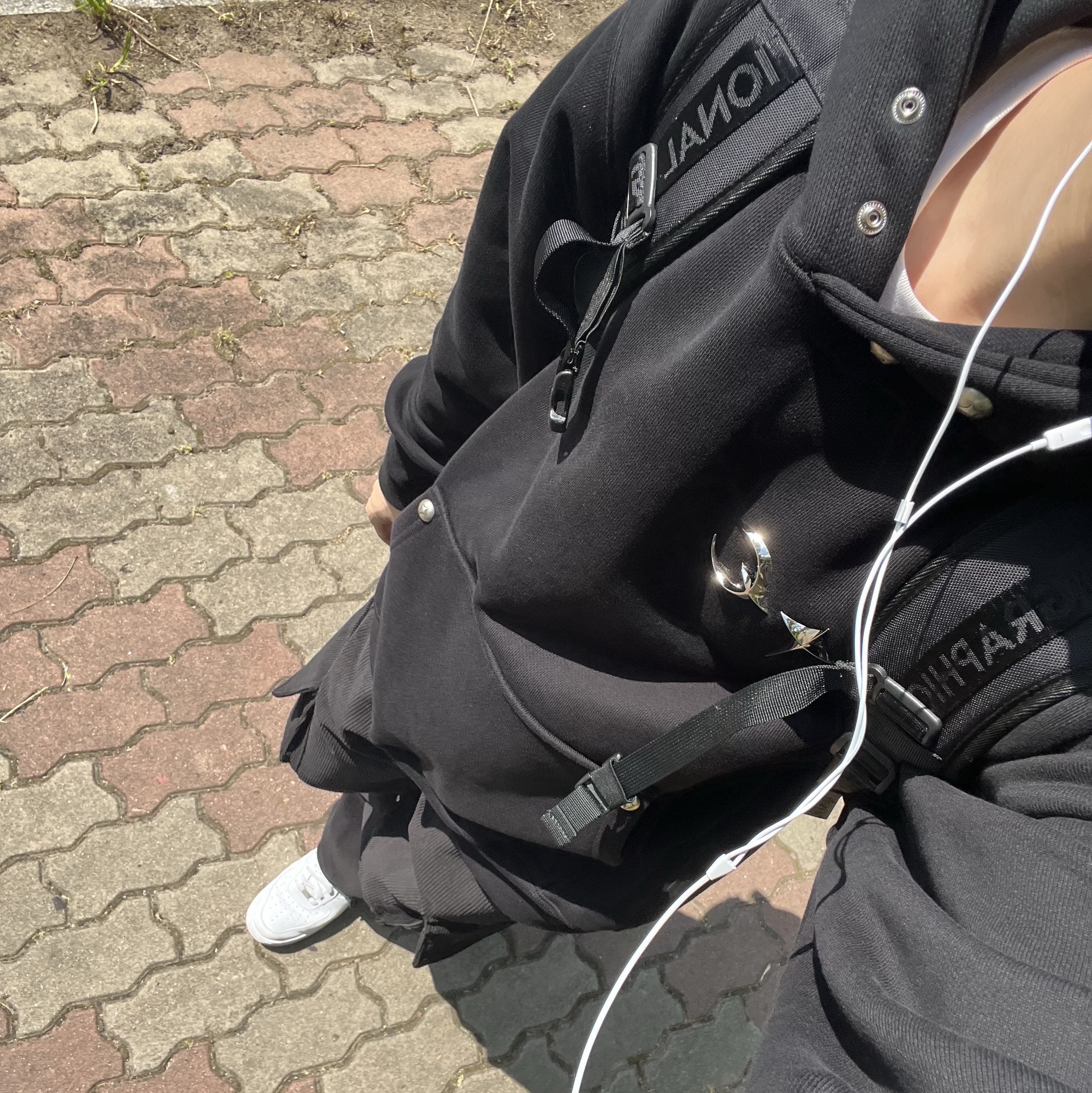 Thug Club Armor Hoodie Black 착용 스타일 - 2