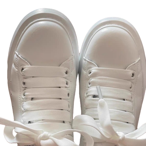 (W) Alexander McQueen Oversized Sneakers White 착용 스타일