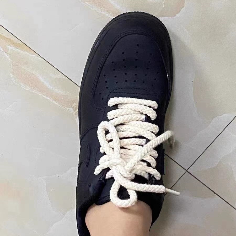 (W) Nike Air Force 1 '07 Low Triple Black 착용 스타일