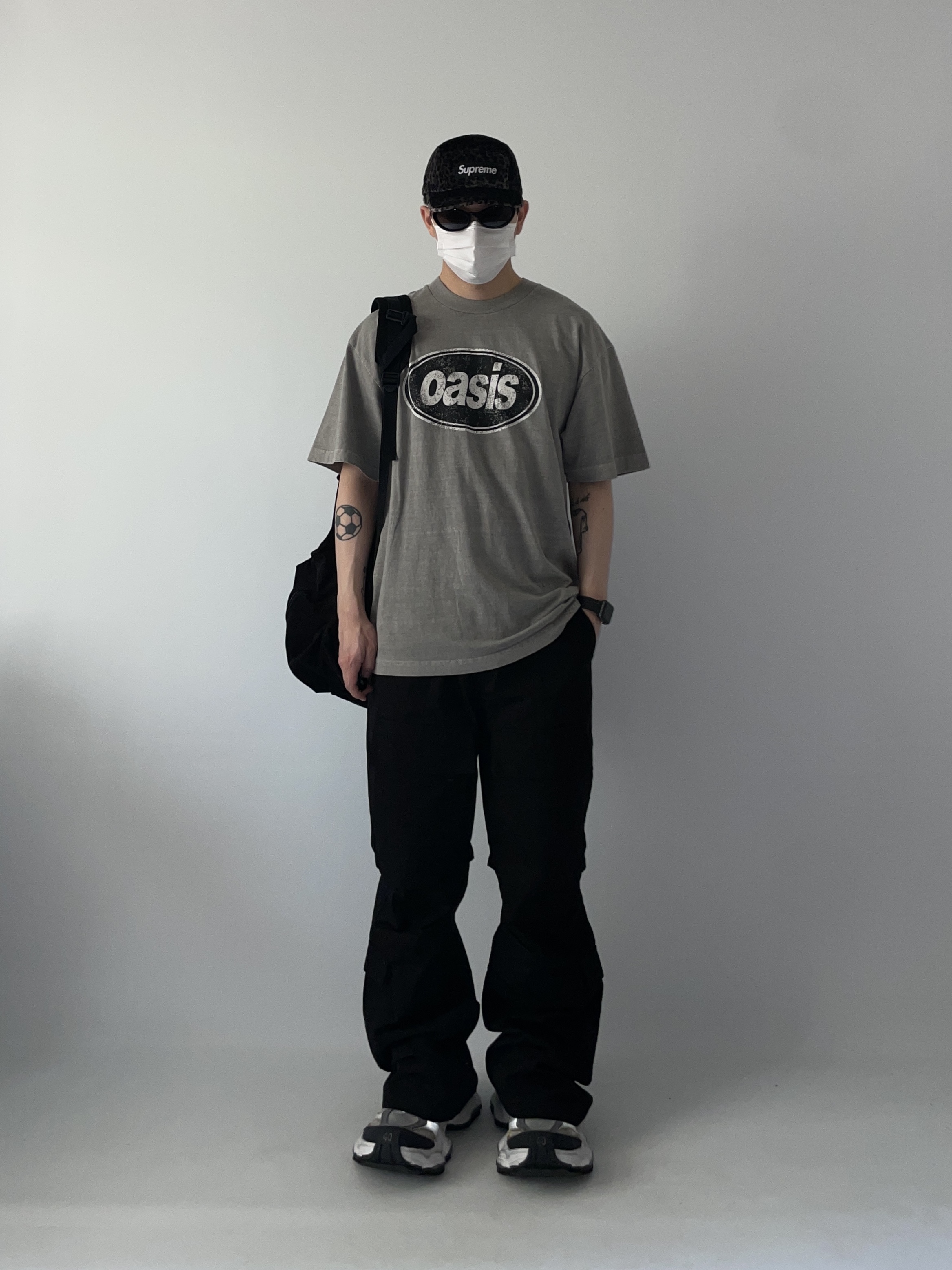 Balenciaga Cargo Sneakers White Grey, Supreme Leopard Velvet Camp Cap Black - 24SS 착용 스타일 - 1