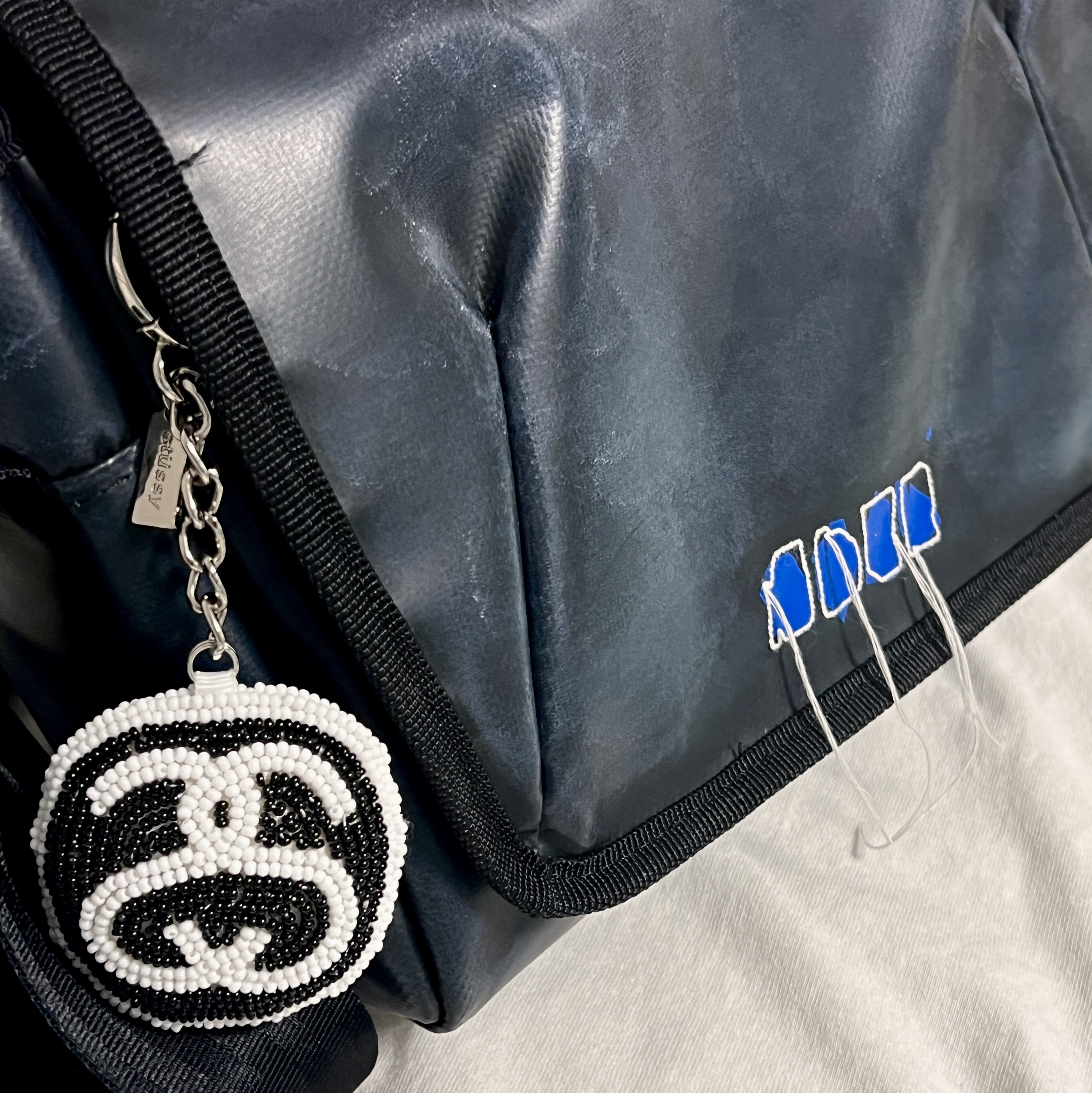 Stussy SS Link Beaded Ball Keychain Black, Ader Error Trace Admore Crossbody Bag Black 착용 스타일