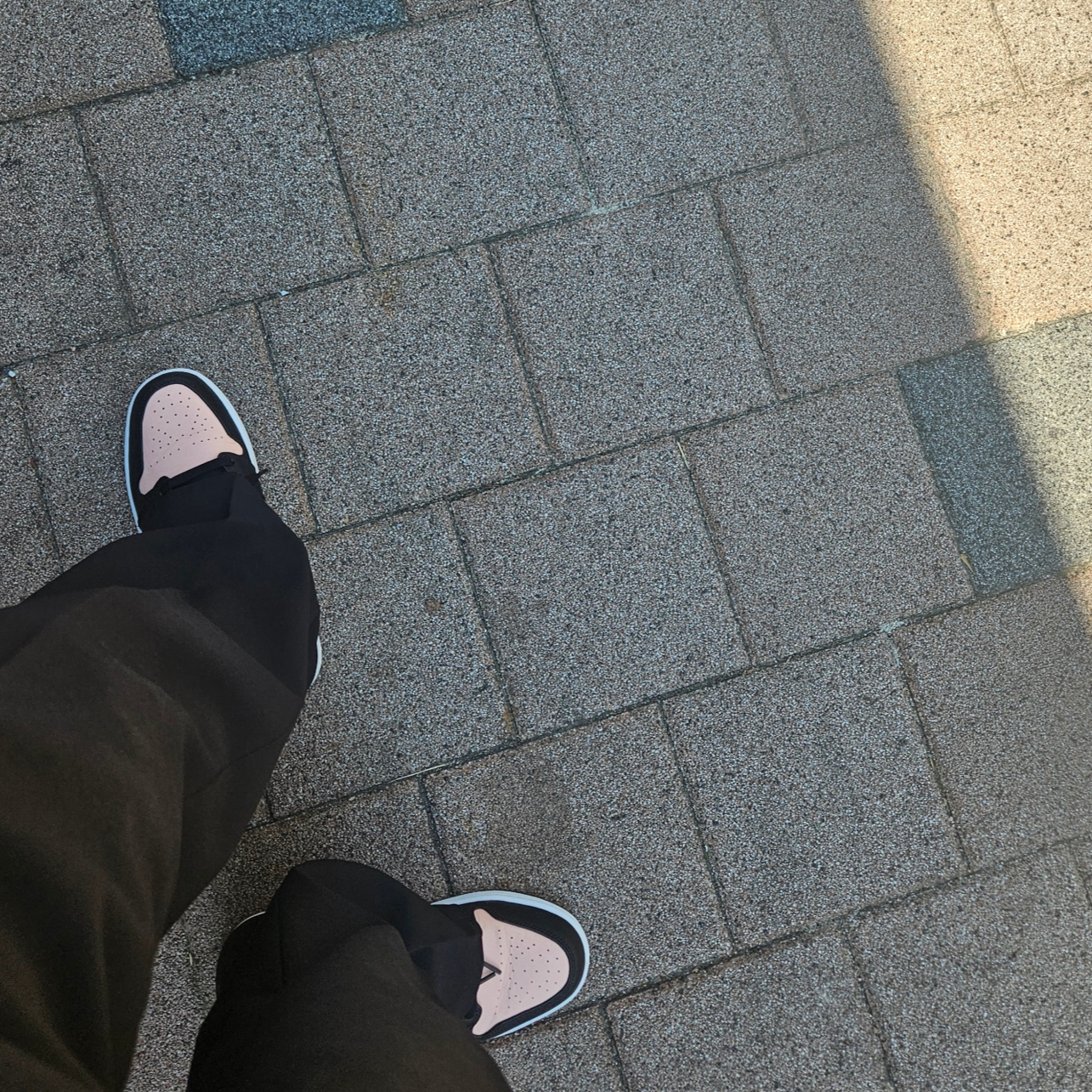 Jordan 1 Low Crimson Tint 착용 스타일