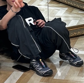 Salomon XT-6 Gore-Tex Black Ebony 착용 스타일