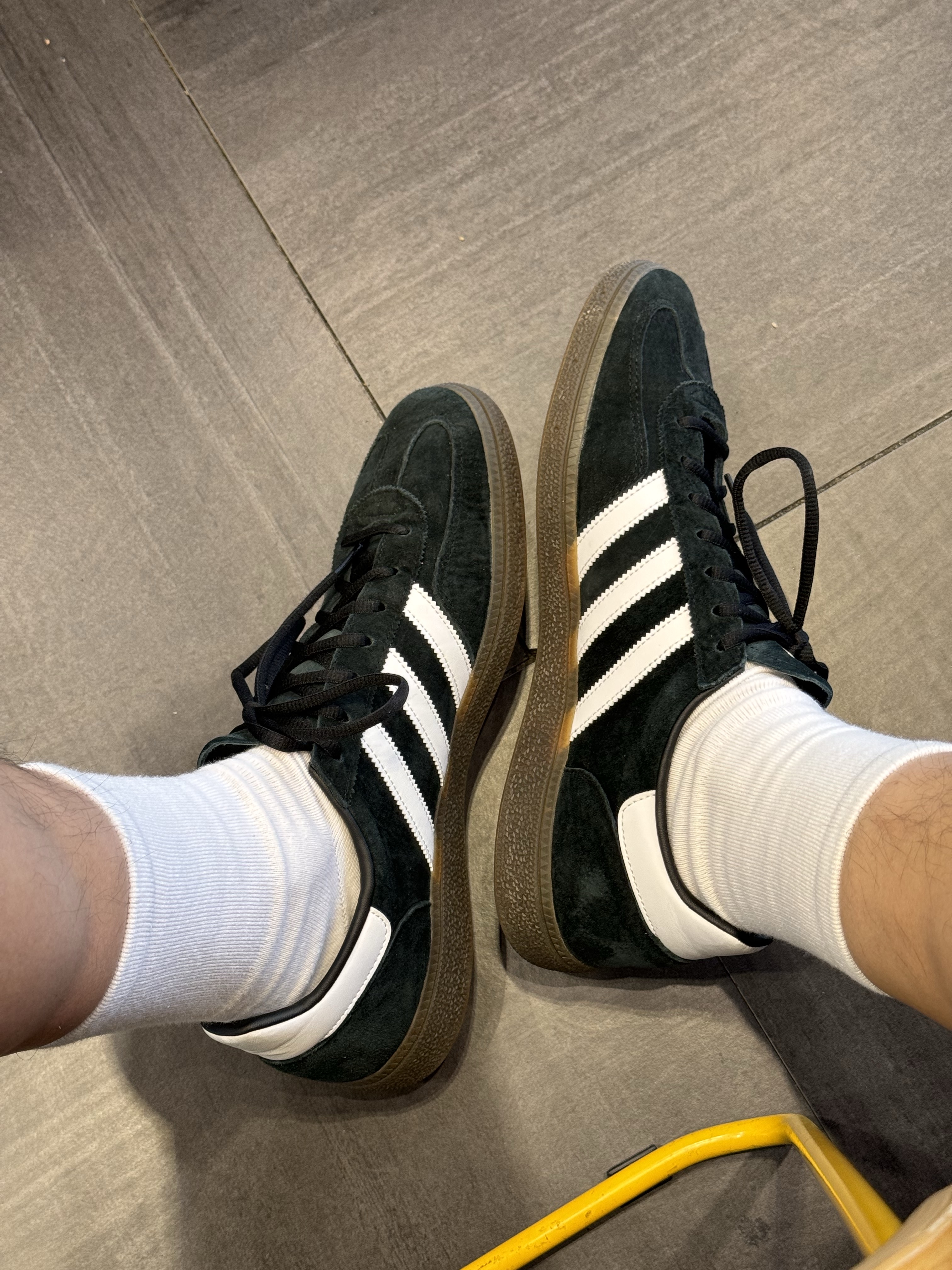 Adidas Spezial Handball Core Black 착용 스타일 - 2