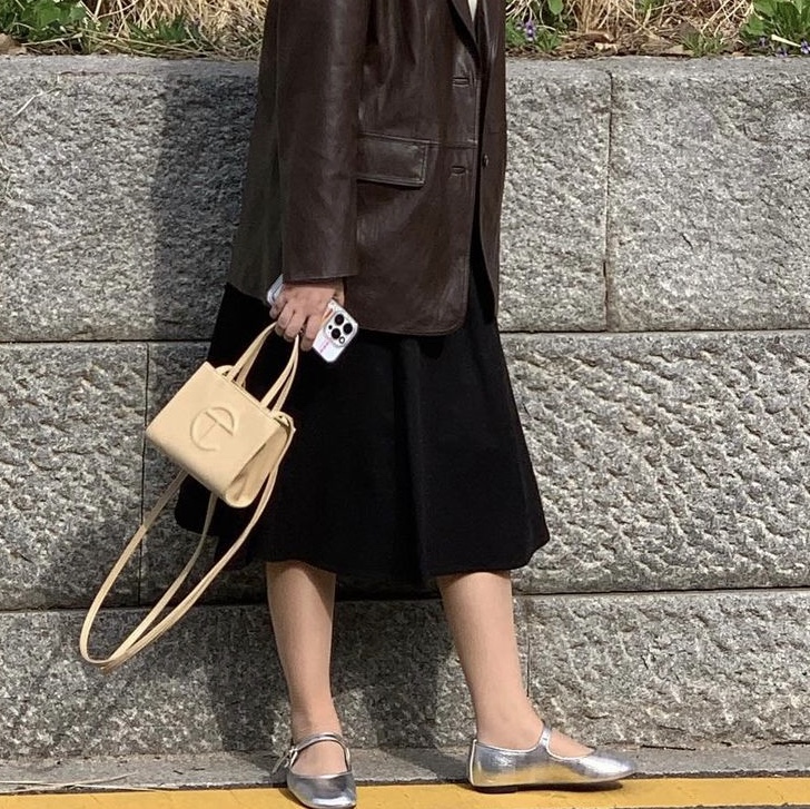 Moodnight Leo Metallic Mary-Jane Flats Black, Moodnight Leo Metallic Mary-Jane Flats Chrome 착용 스타일