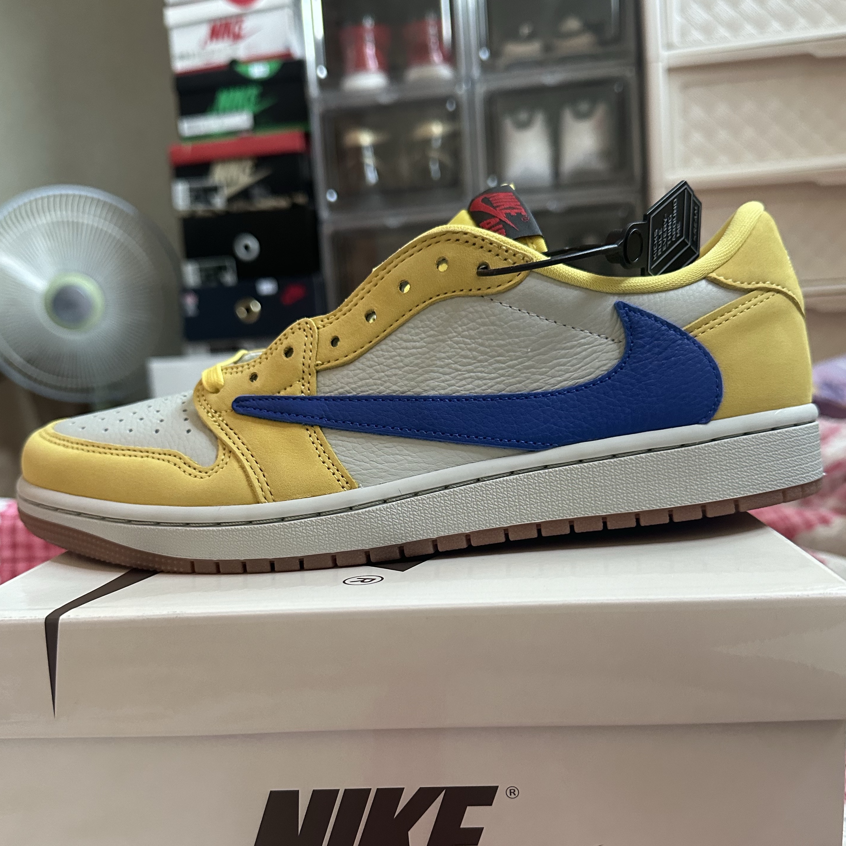 (W) Jordan 1 x Travis Scott Retro Low OG SP Canary 착용 스타일