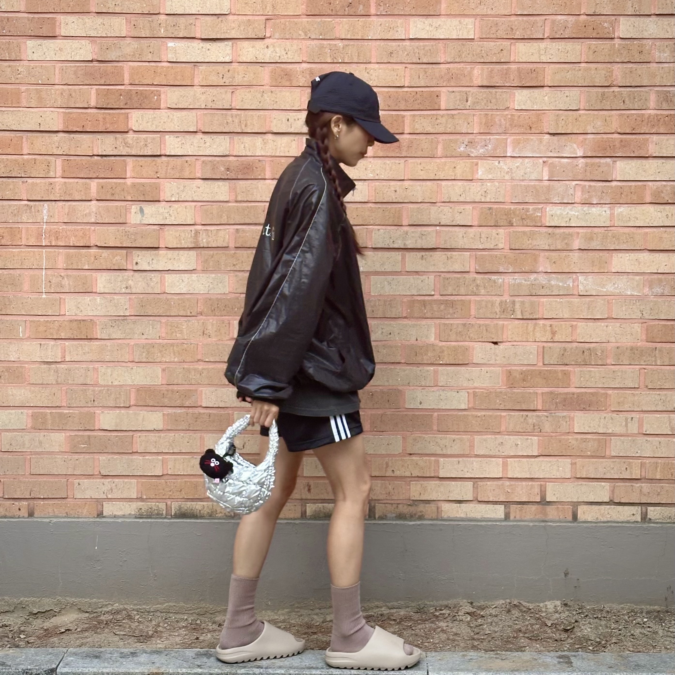 Supreme Seersucker S Logo 6-Panel Black - 24SS, (W) Adidas Firebird Shorts Black - KR Sizing 착용 스타일 - 4
