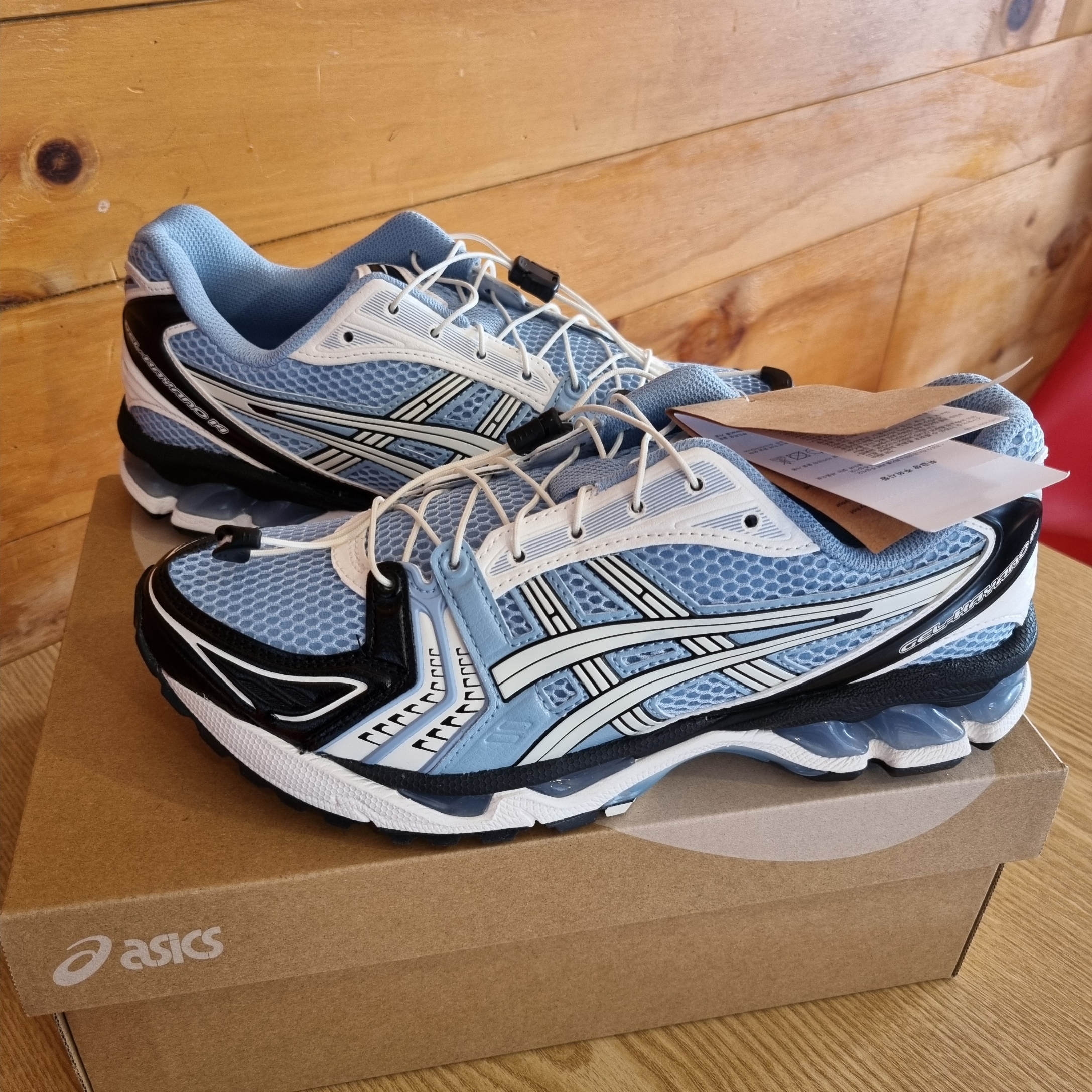 Asics Unlimited Gel-Kayano 14 Mist Cream 착용 스타일