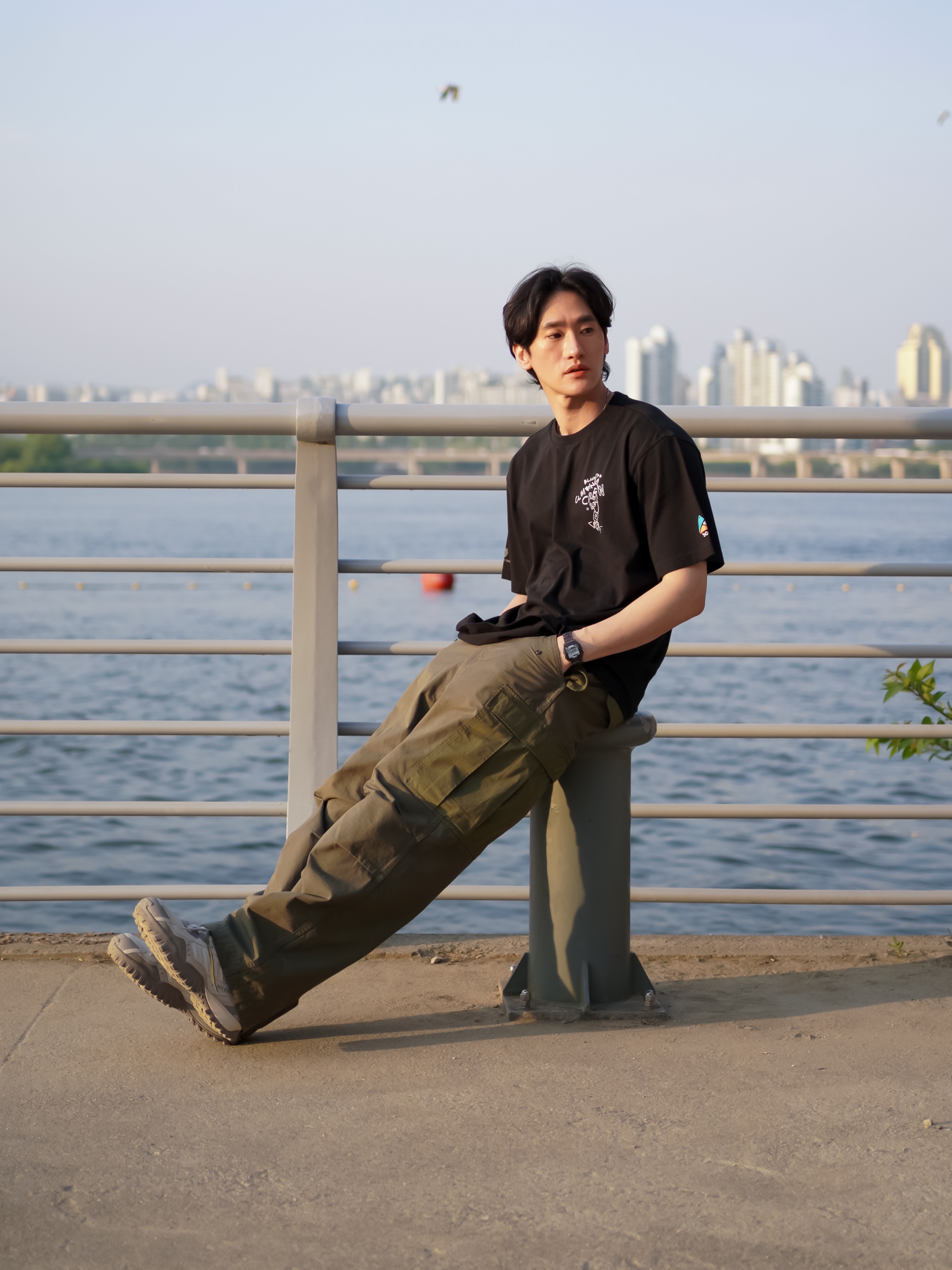 Nanamica Cargo Pants Khaki 착용 스타일 - 3