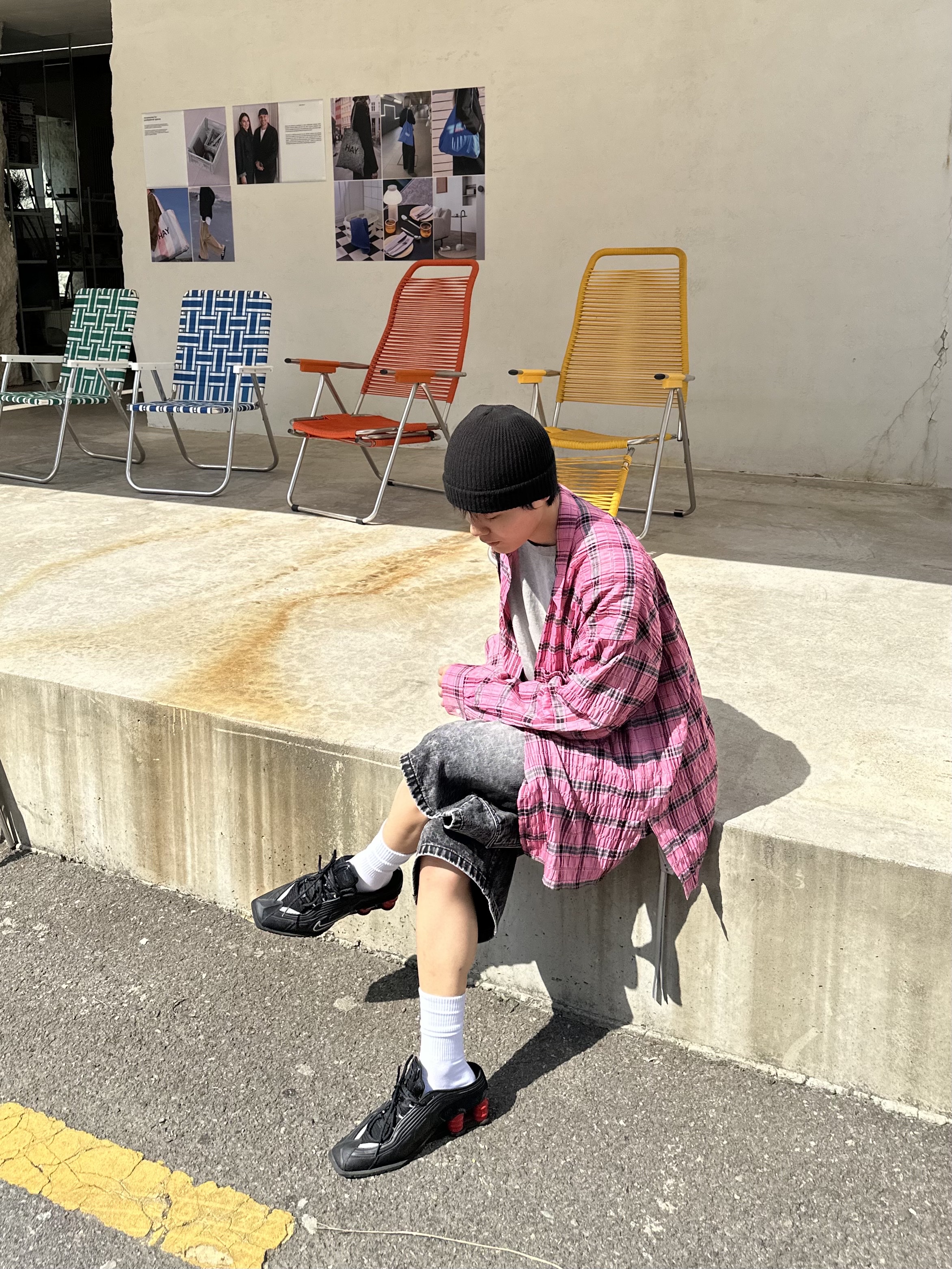 Nike x Martine Rose Shox MR4 Black 착용 스타일 - 4