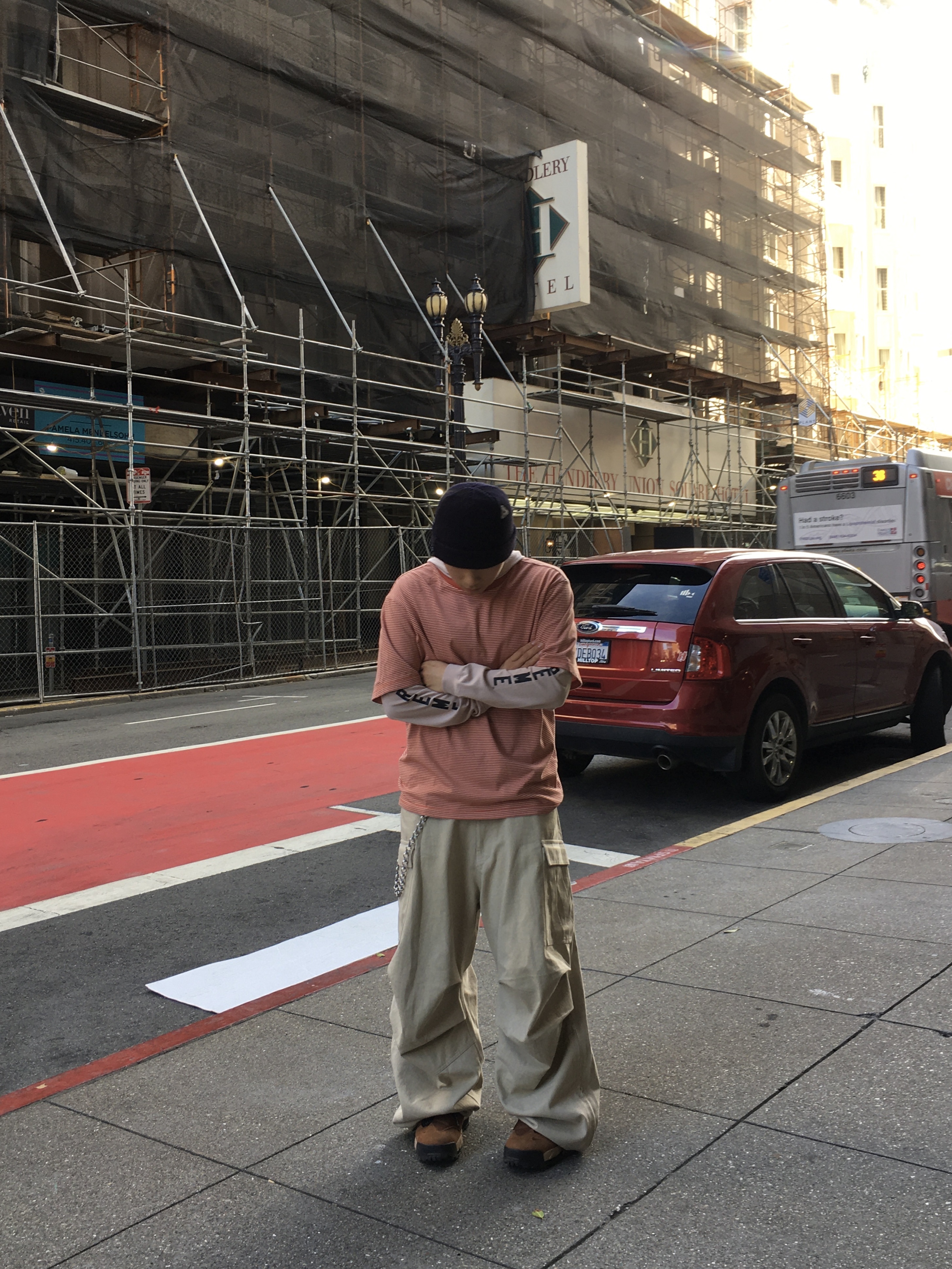 Nonnod Side Zip Cargo Pants Beige, Supreme Layered Hooded L/S Top Tan - 24SS 착용 스타일 - 1
