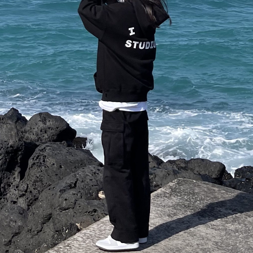 IAB Studio Hoodie Black White, Carhartt WIP Columbia Ripstop Regular Cargo Pants Black 착용 스타일