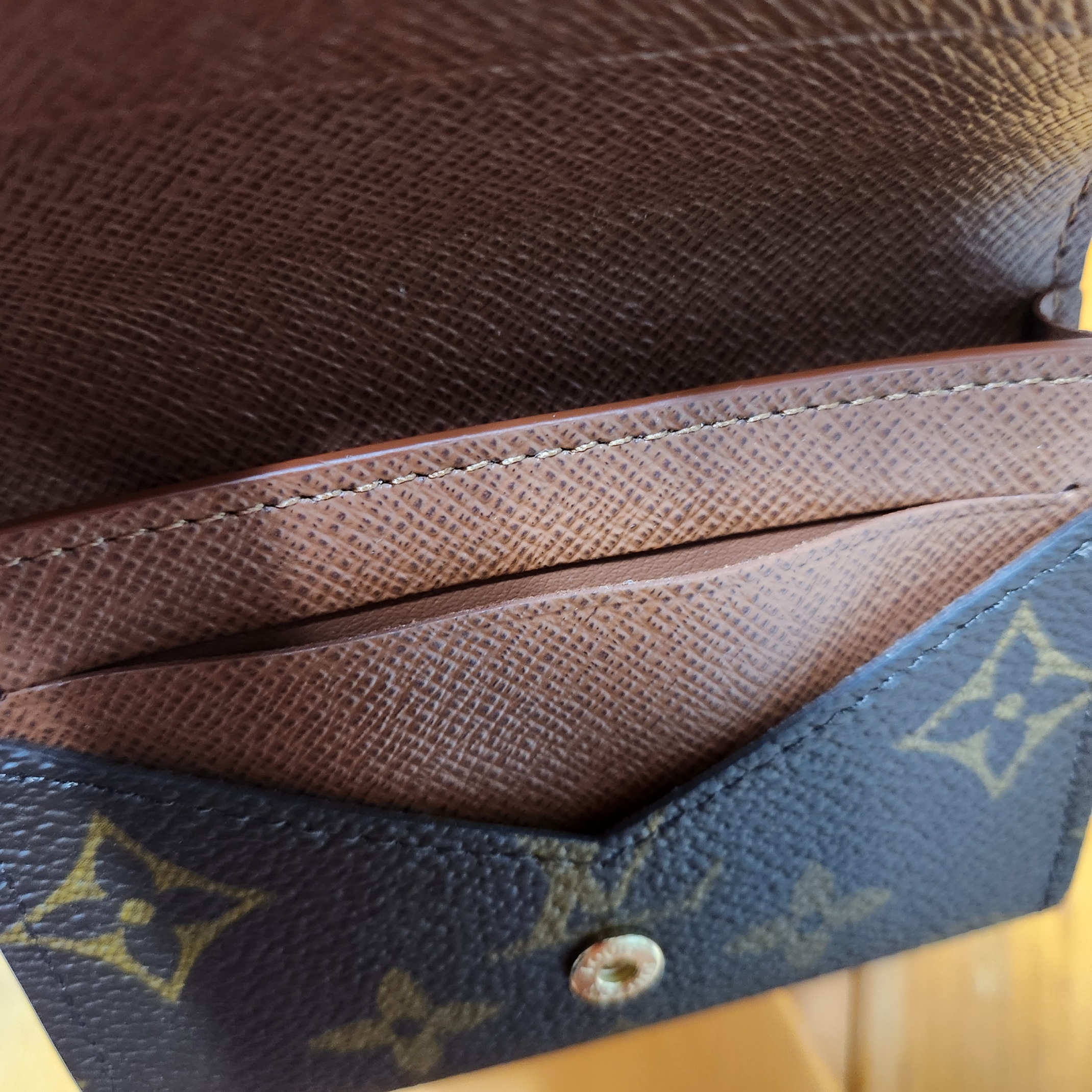 Louis Vuitton Envelope Business Card Holder Monogram 착용 스타일 - 2