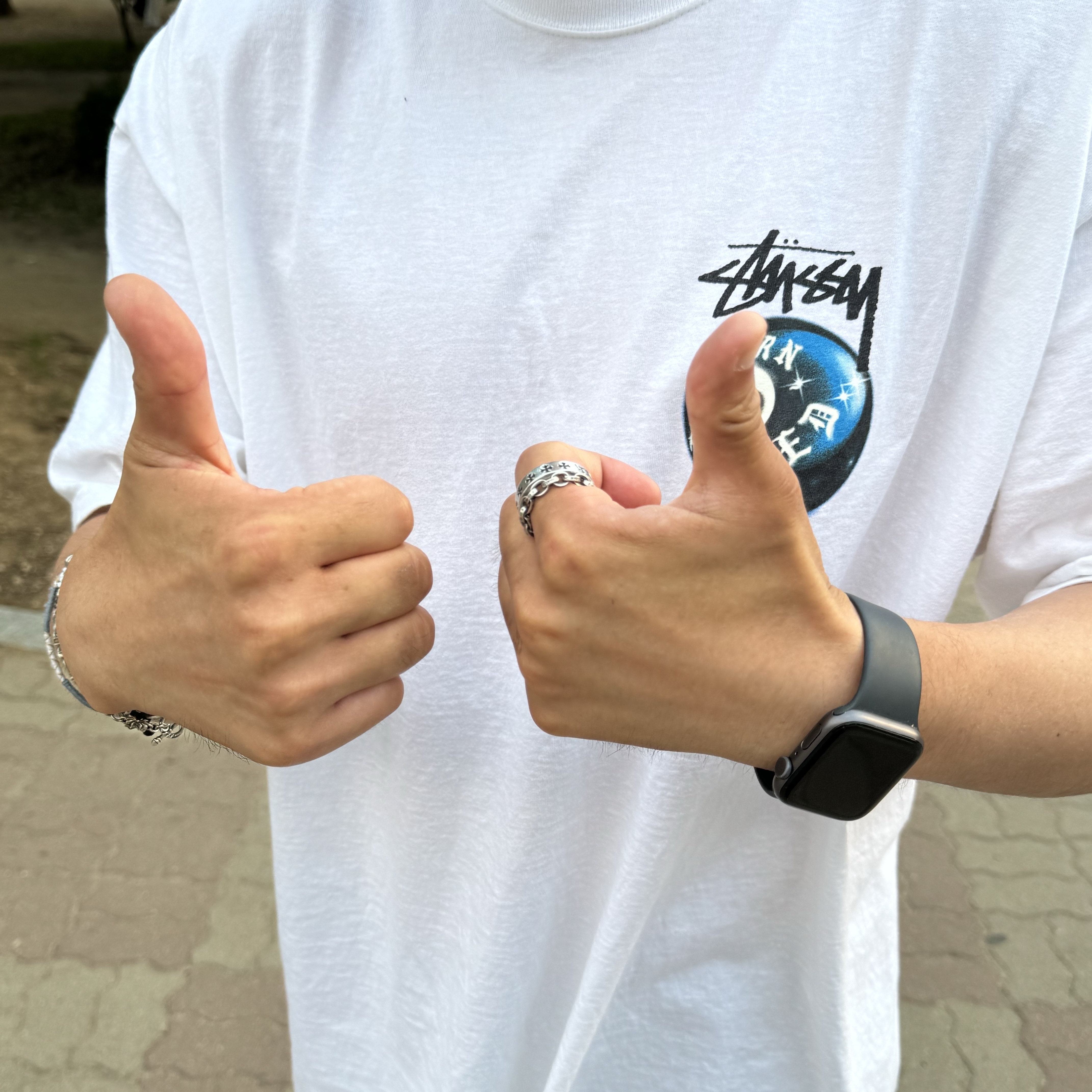 Stussy x Born X Raised 8 Ball T-Shirt White, Scudo Signature Link Bracelet Slim 착용 스타일