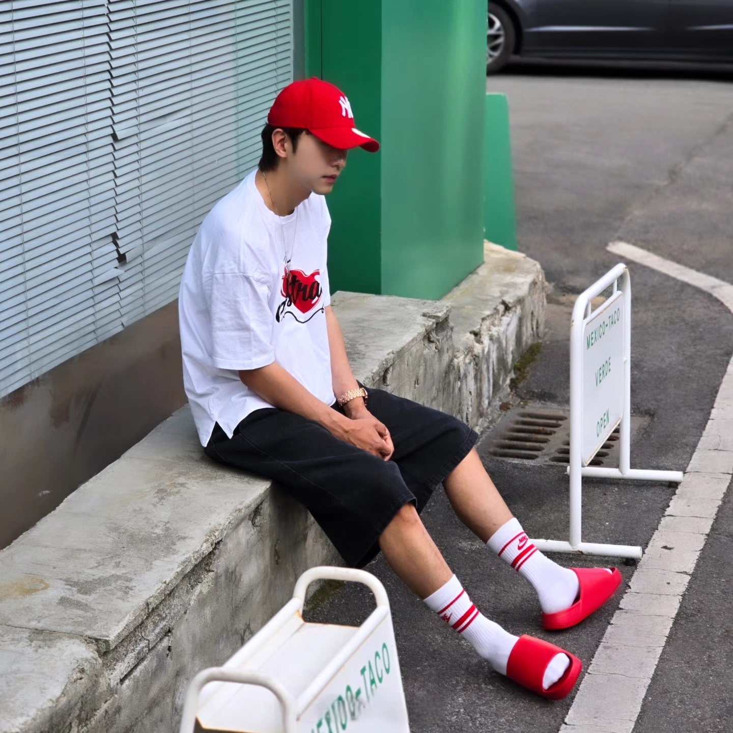 Nike Calm Slide University Red, Samsung Galaxy Watch6 44mm LTE Silver (Korean Ver.) 착용 스타일 - 7