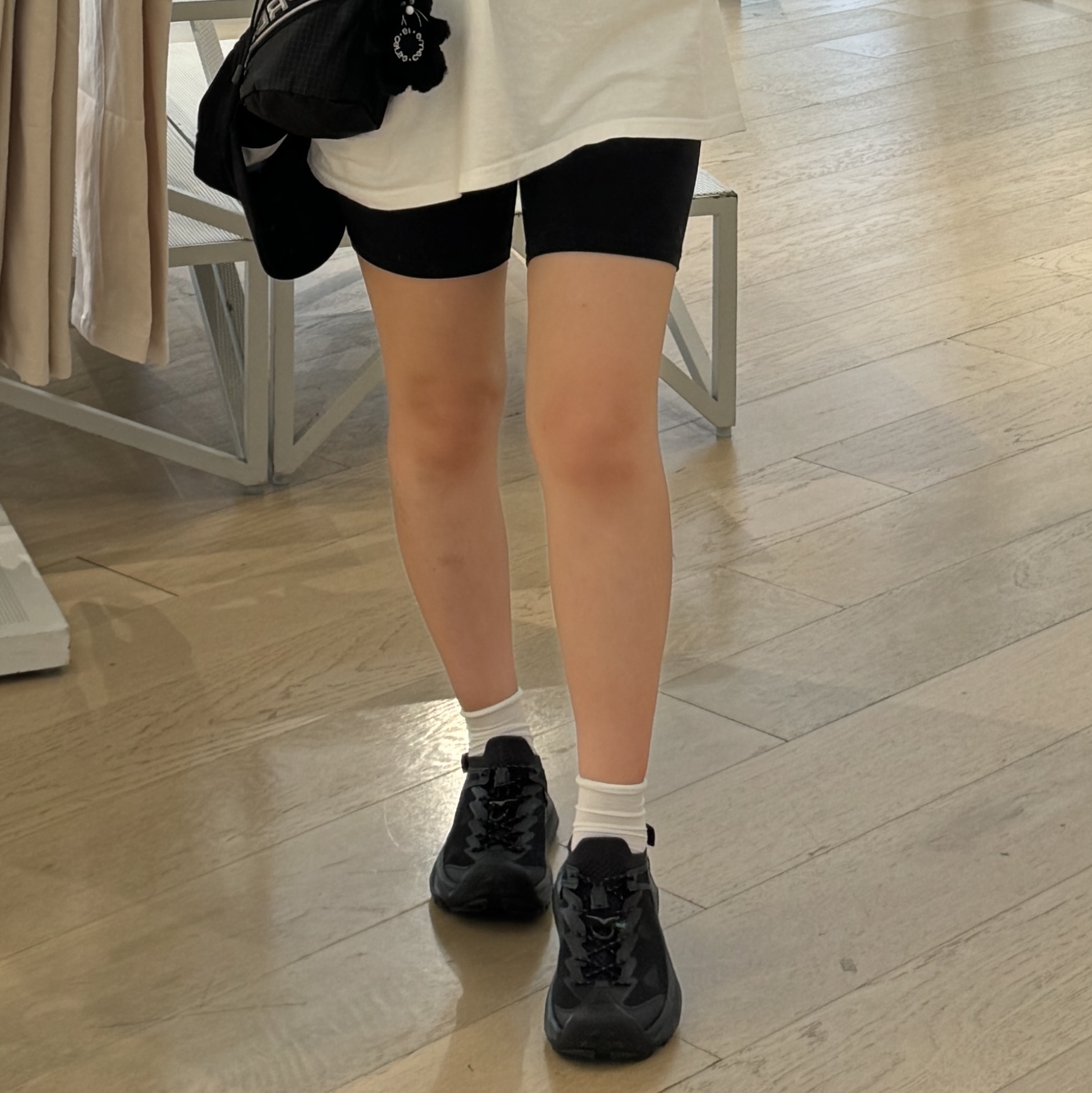 (W) Hoka Hopara 2 Black 착용 스타일 - 2