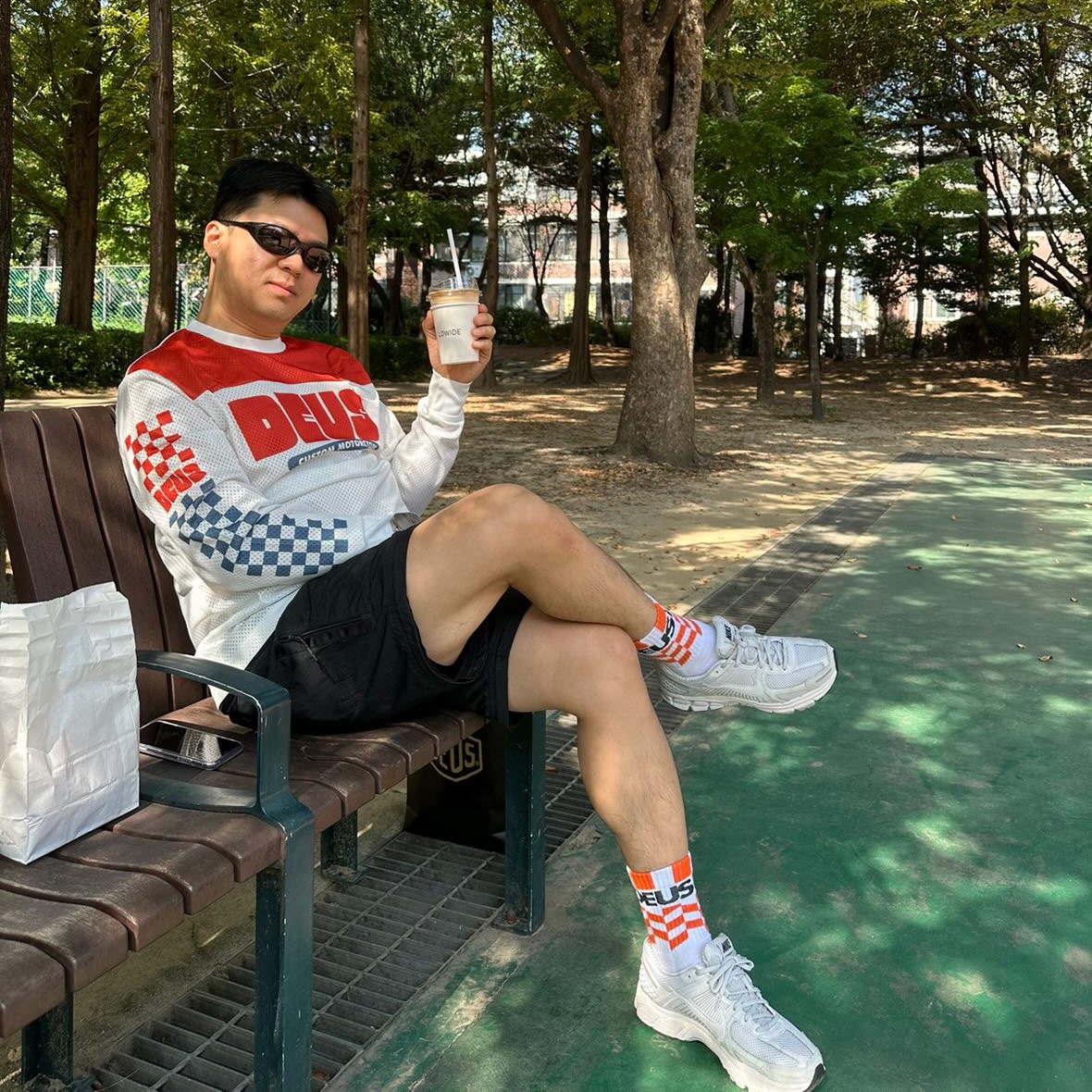 Oakley Eye Jacket Redux Matte Black Frame Prizm Grey Lenses High Bridge Fit, Nike Zoom Vomero 5 SP Vast Grey 2023 착용 스타일