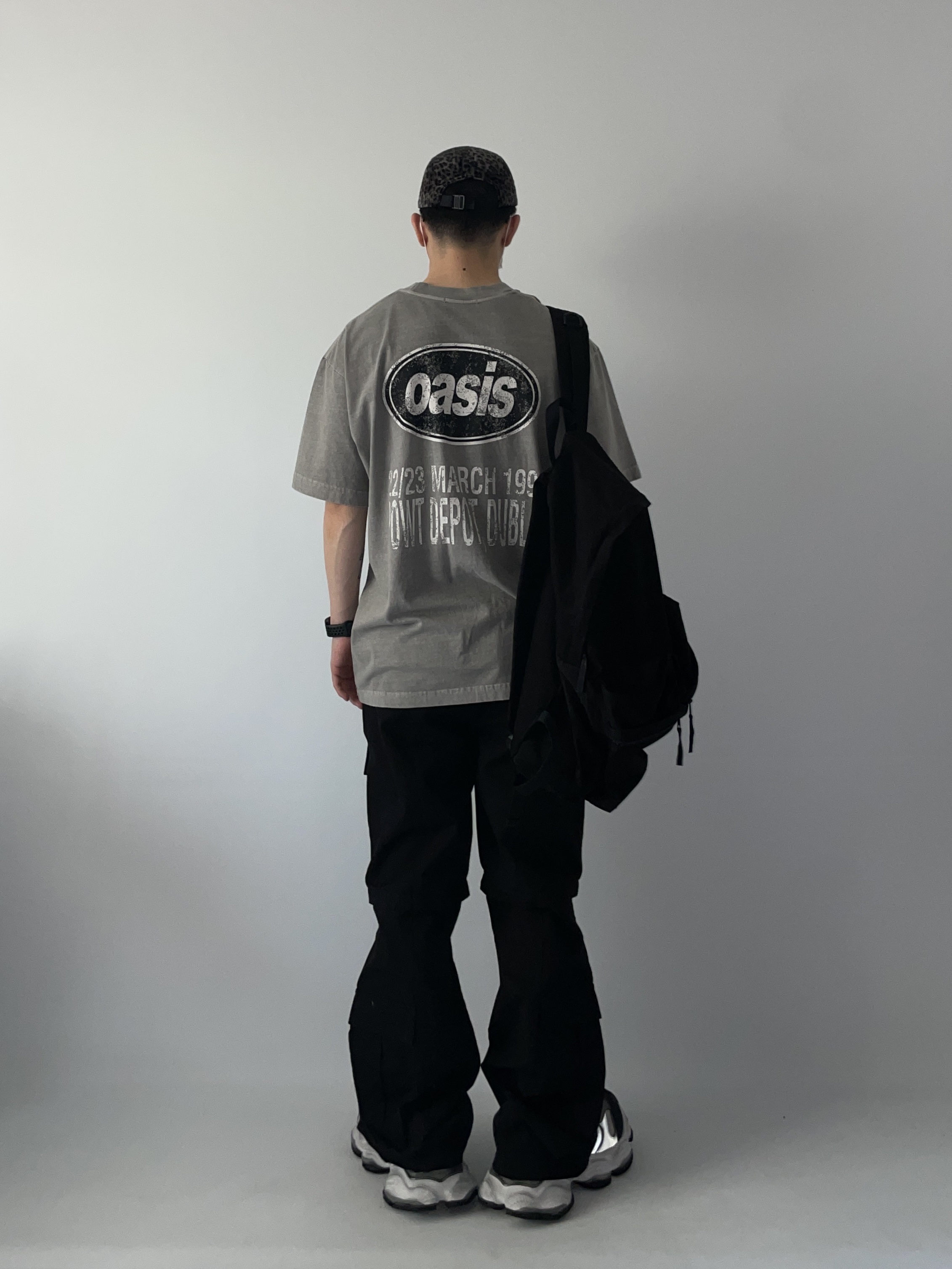 Balenciaga Cargo Sneakers White Grey, Supreme Leopard Velvet Camp Cap Black - 24SS 착용 스타일 - 4