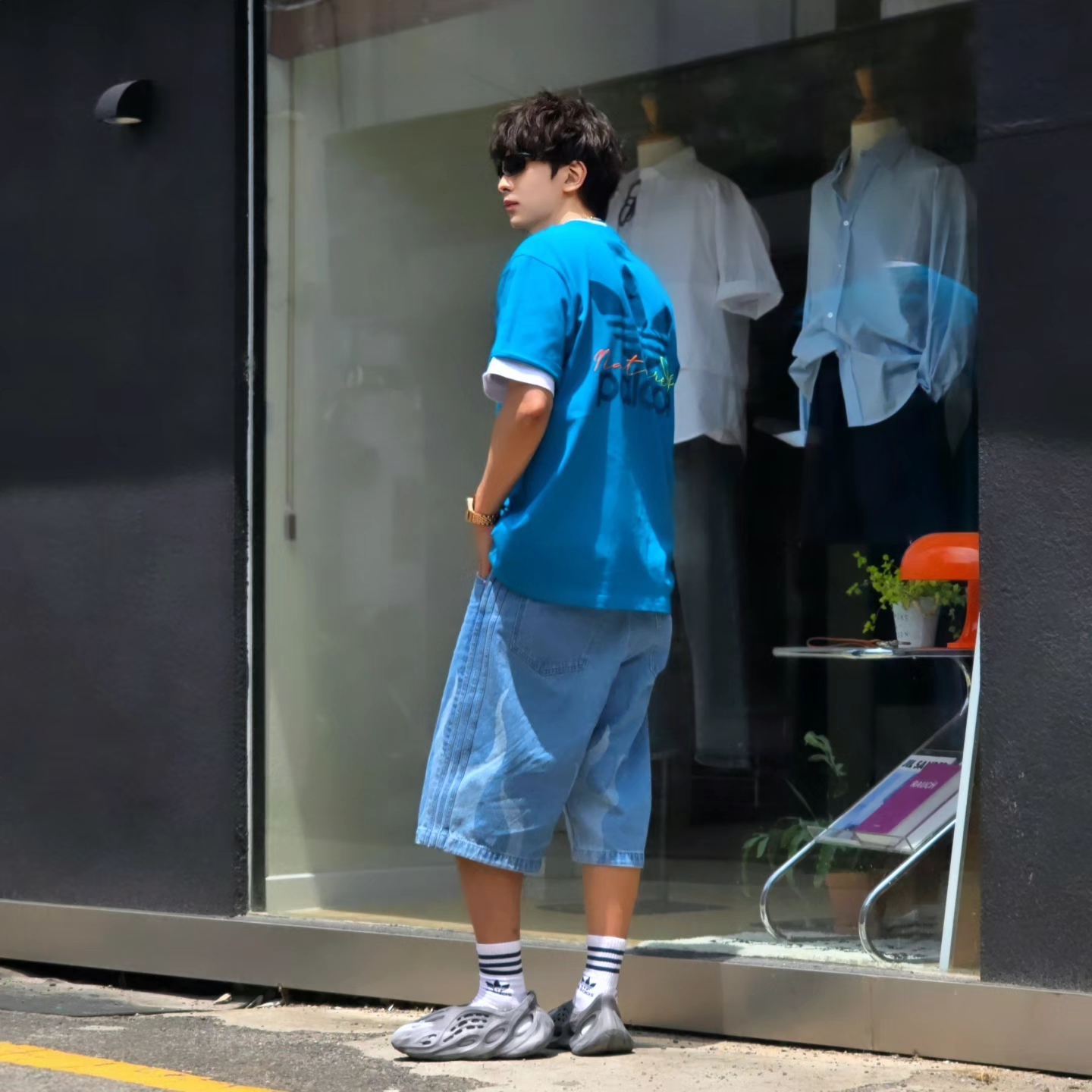 Palace x Adidas Nature T-Shirt Mystery Petrol - 22SS, Adidas Flames Denim Shorts Blue - KR Sizing 착용 스타일 - 3