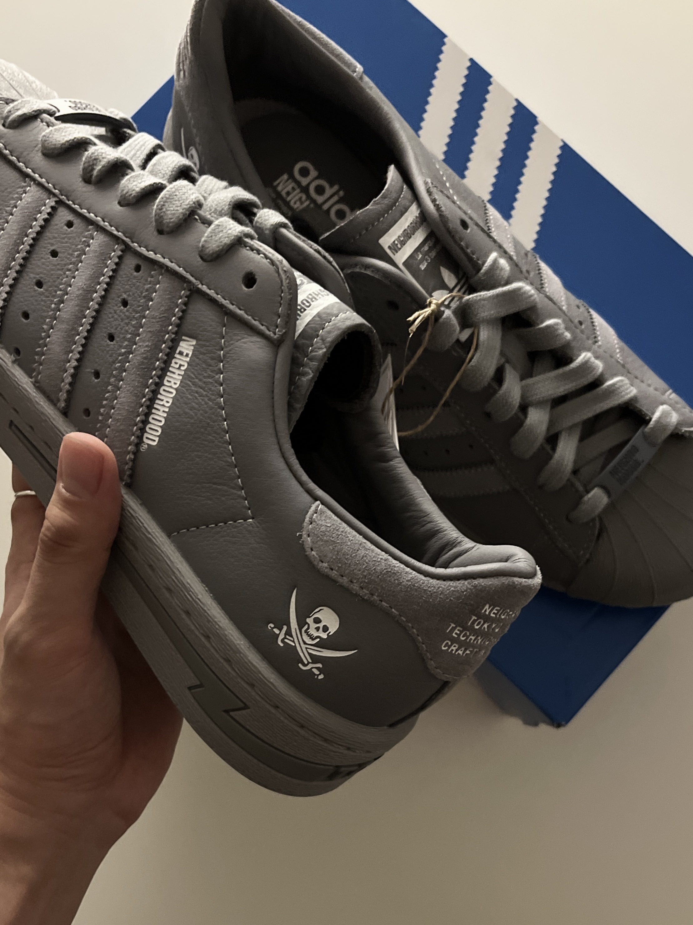 Adidas x Neighborhood Superstar 2024 Grey Cloud White 착용 스타일 - 1