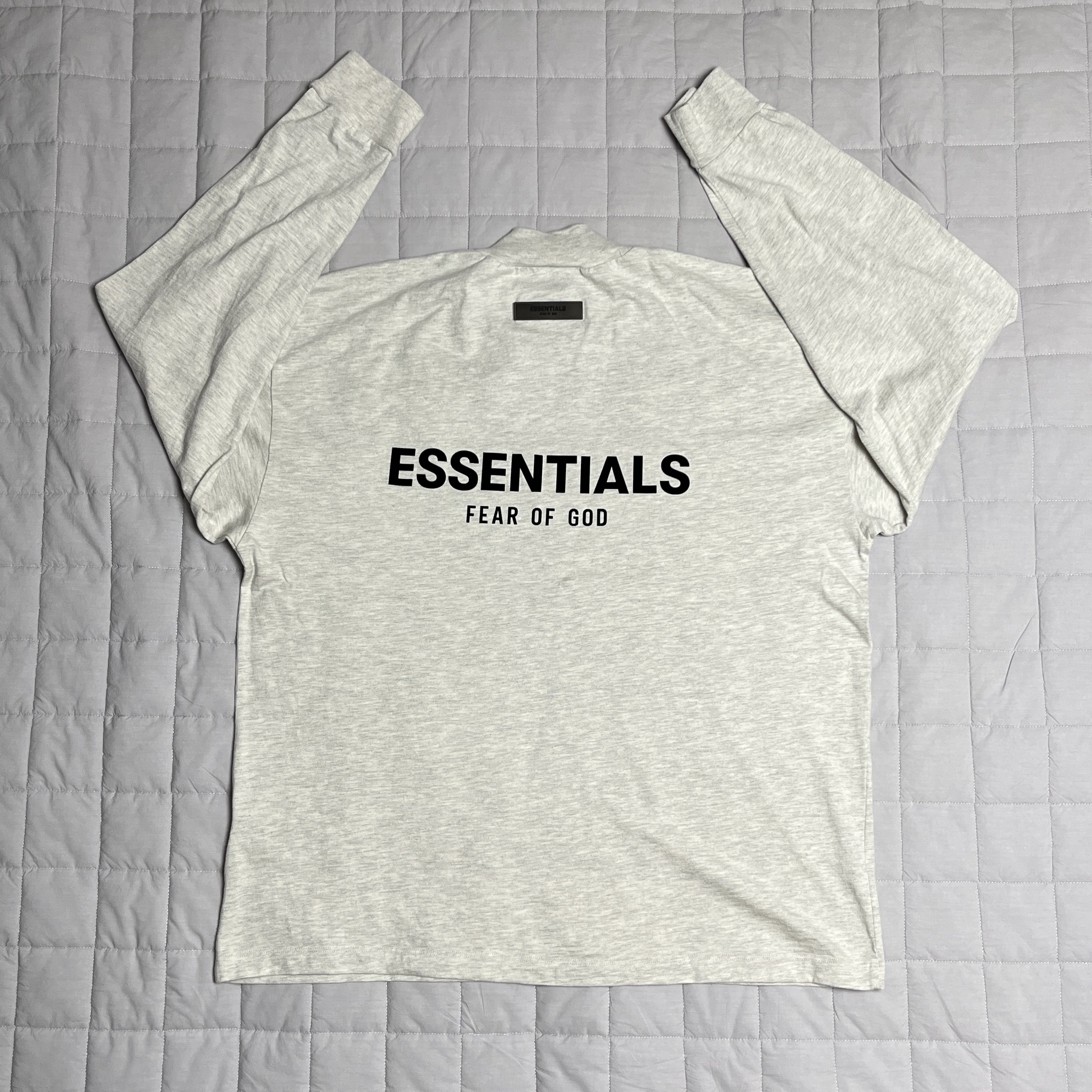 Essentials The Core Collection Long Sleeve T-Shirt Light Oatmeal 착용 스타일 - 2