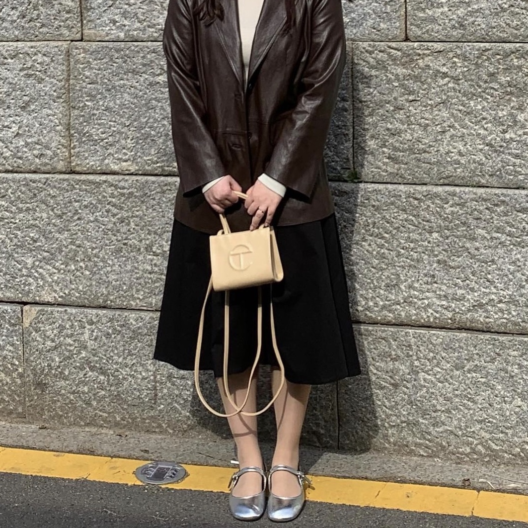 Moodnight Leo Metallic Mary-Jane Flats Black, Moodnight Leo Metallic Mary-Jane Flats Chrome 착용 스타일