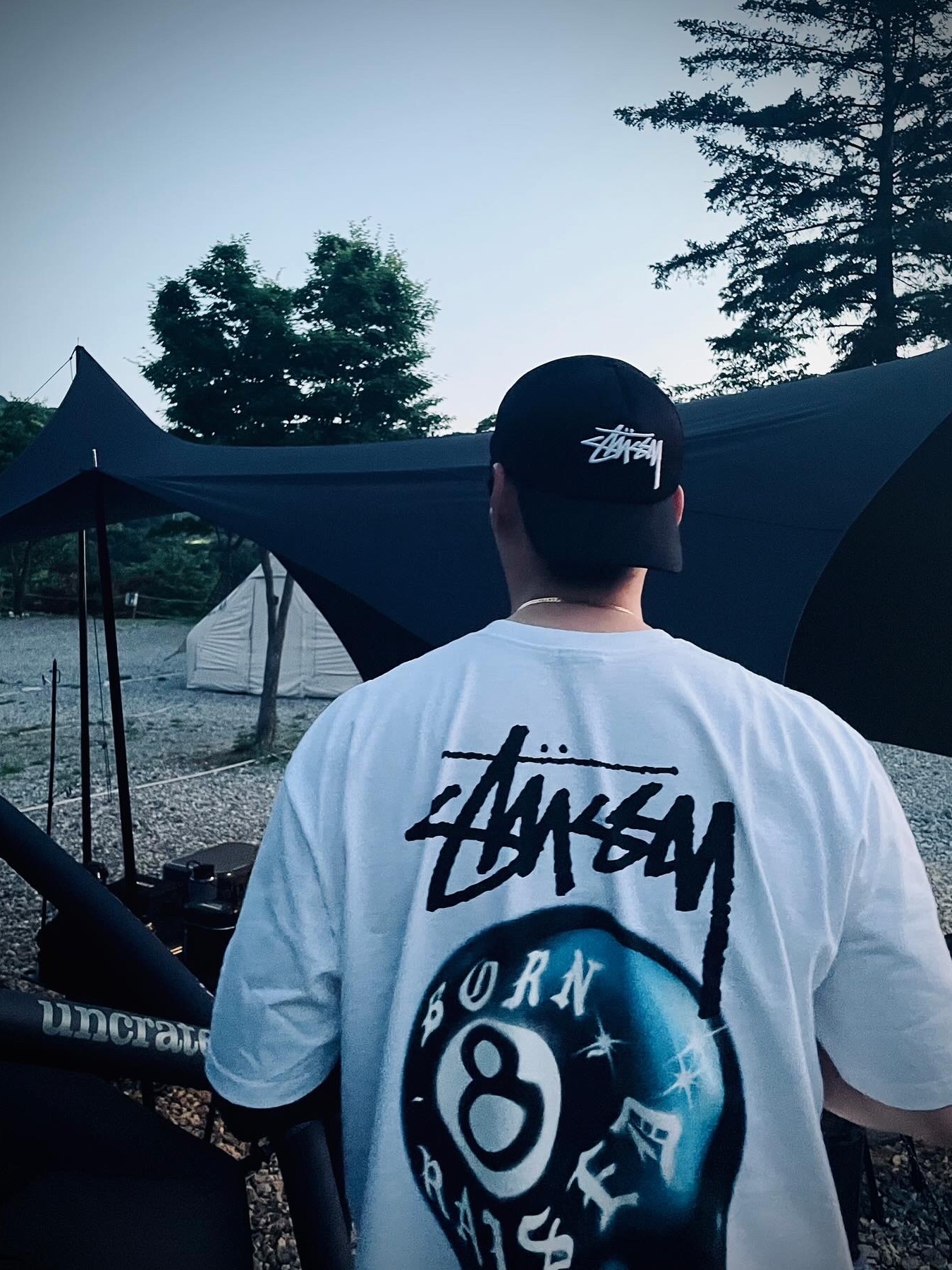 Stussy x Born X Raised 8 Ball T-Shirt White 착용 스타일 - 2