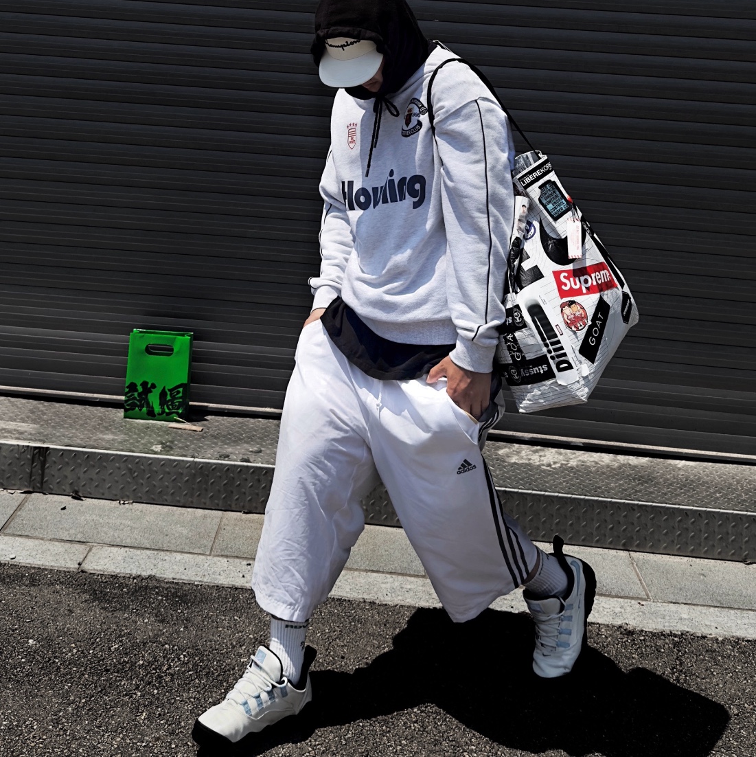 Nike x Supreme SB Darwin Low White 착용 스타일