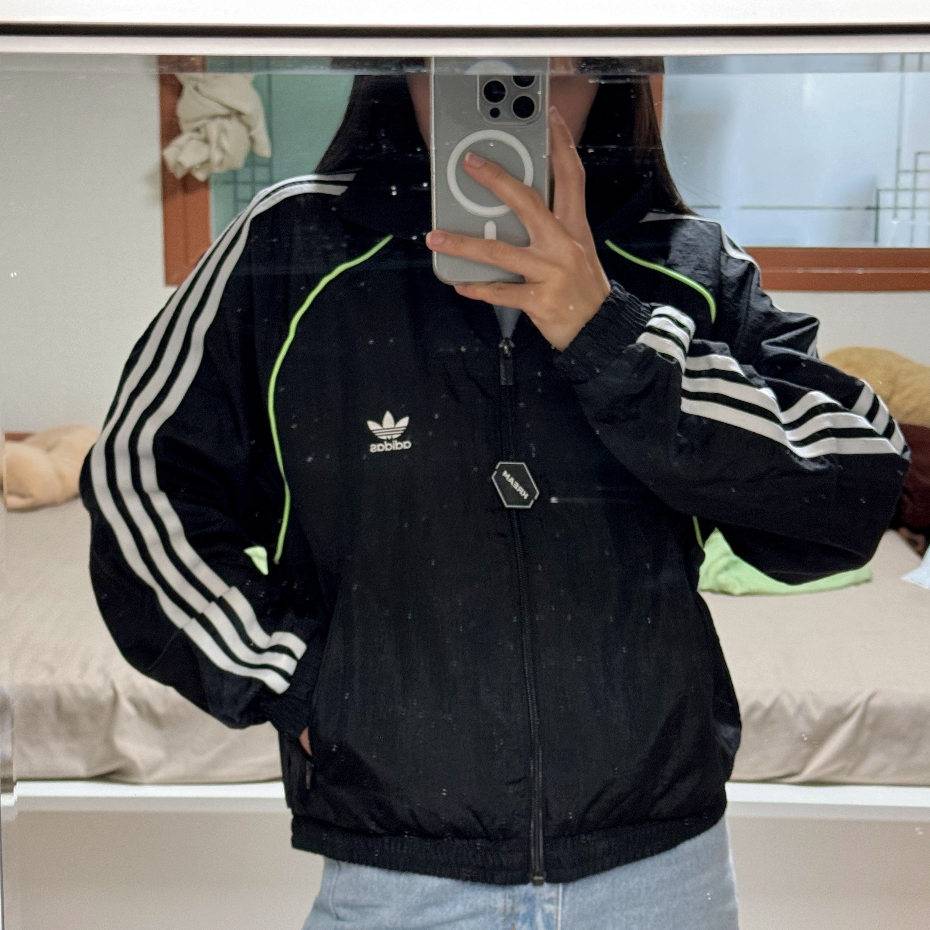 (W) Adidas Track Top Black - KR Sizing 착용 스타일