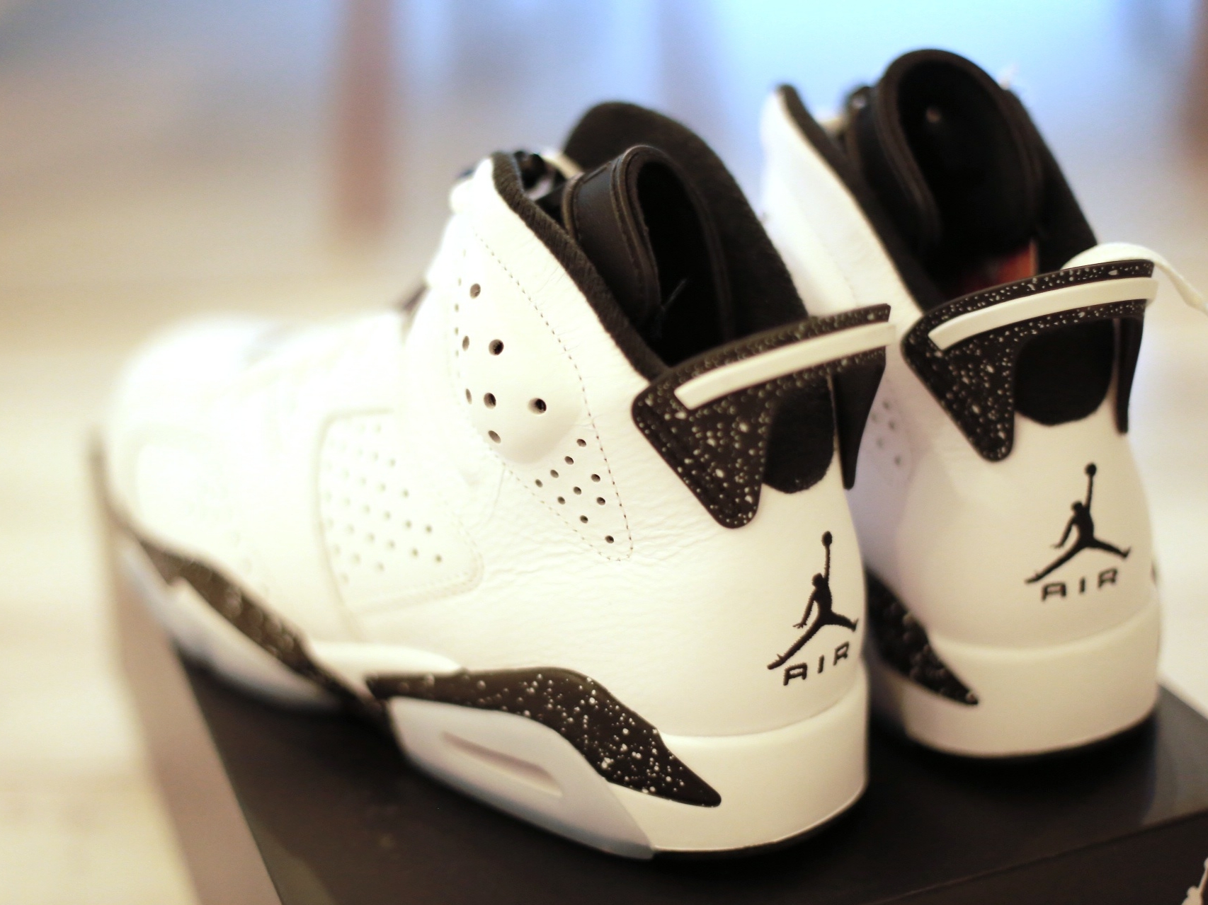 Jordan 6 Retro White and Black 착용 스타일 - 3