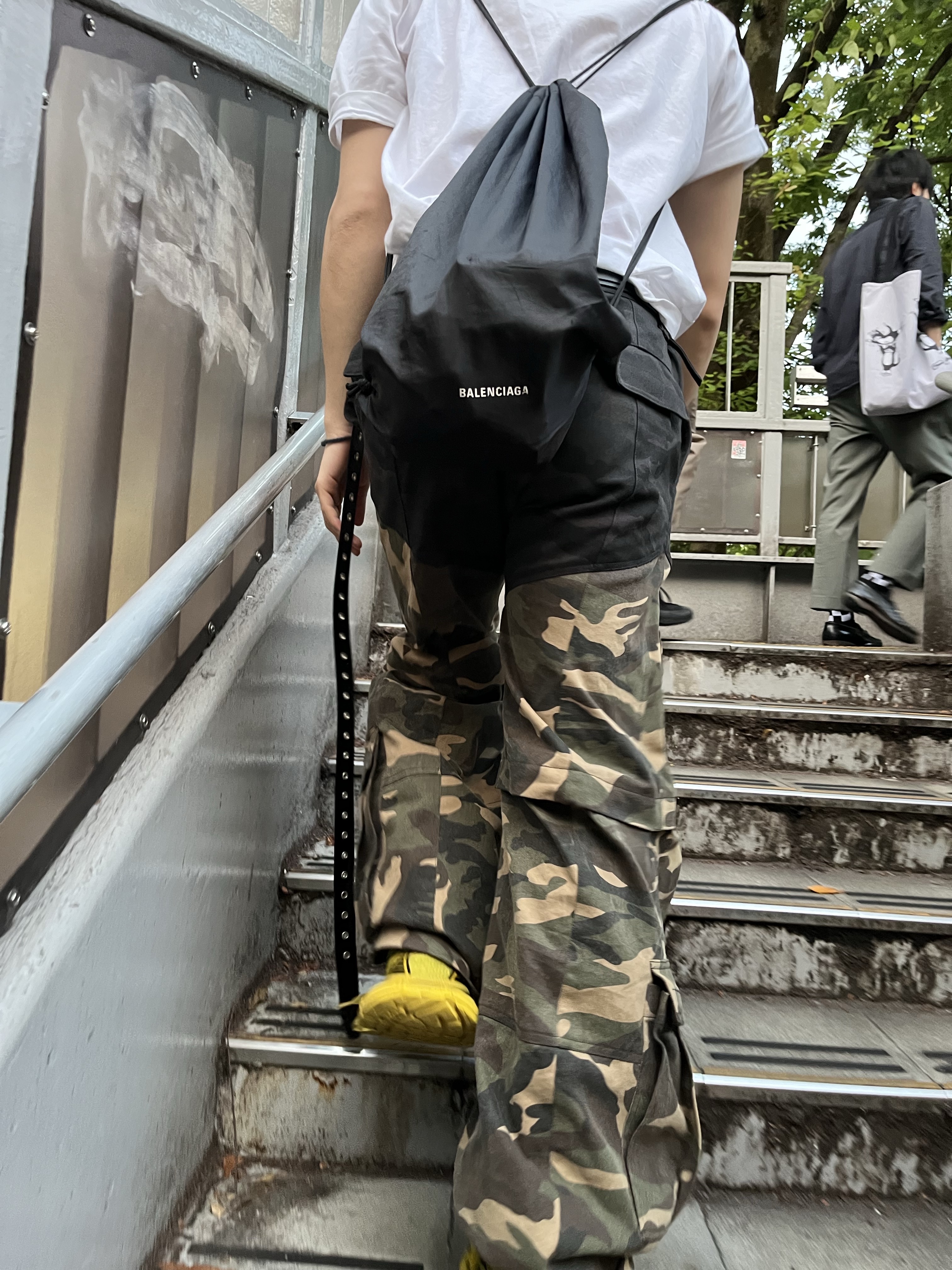 Yeezy Gap Engineered By Balenciaga Flame Cap Black, Balenciaga 3XL Sneakers Yellow Black 착용 스타일 - 7
