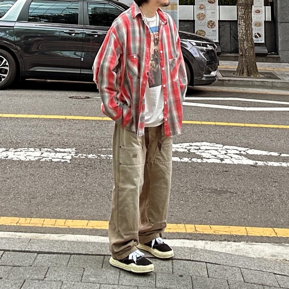 Kapital Katsuragi W Knee Easy Pants Beige, Saint Mxxxxxx x RK Withoutfear T-Shirt White - 23AW 착용 스타일 - 1