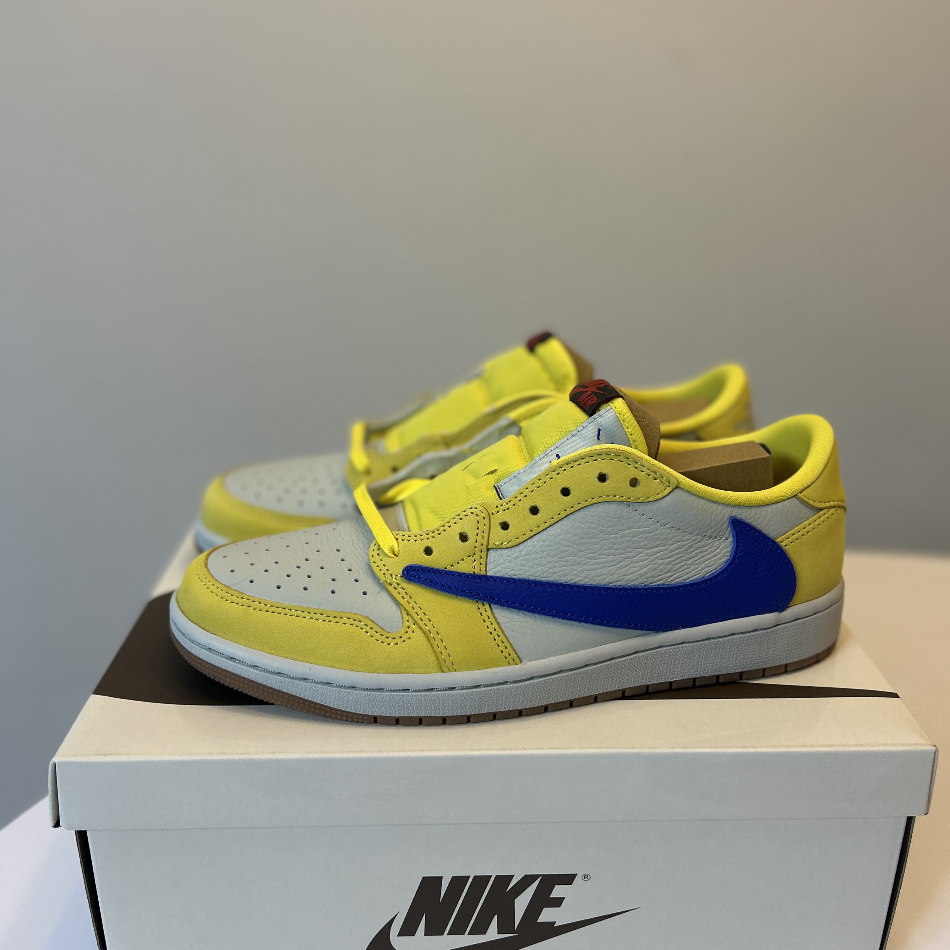 (W) Jordan 1 x Travis Scott Retro Low OG SP Canary 착용 스타일
