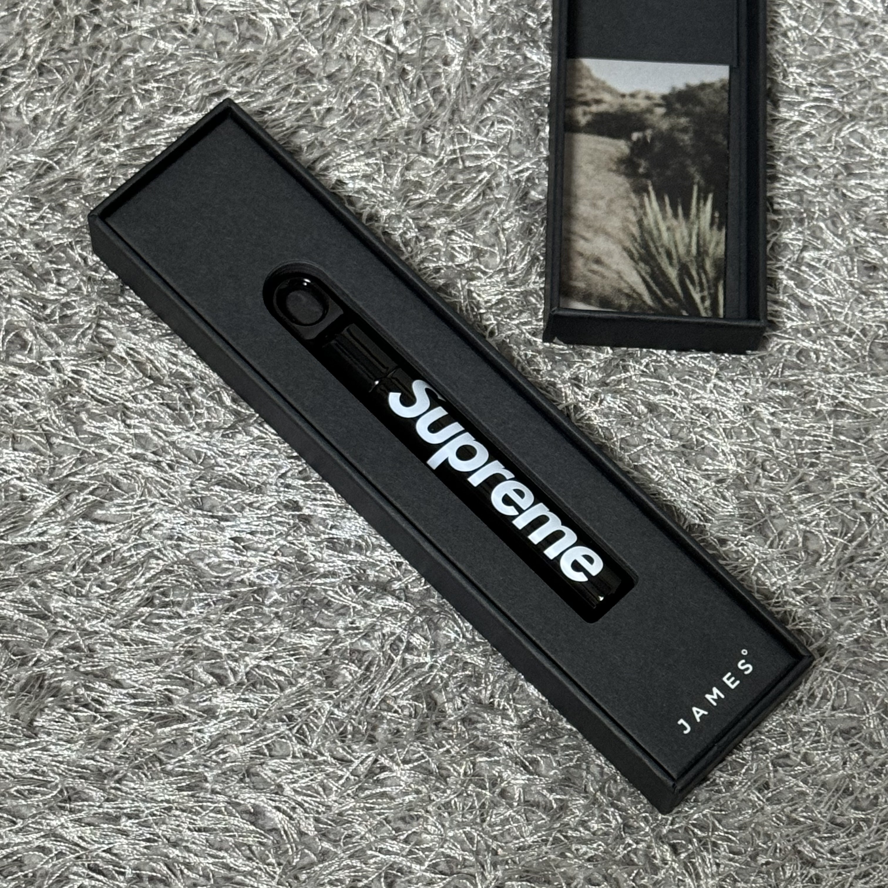 Supreme x James Brand Cache Black - 23FW 착용 스타일 - 1