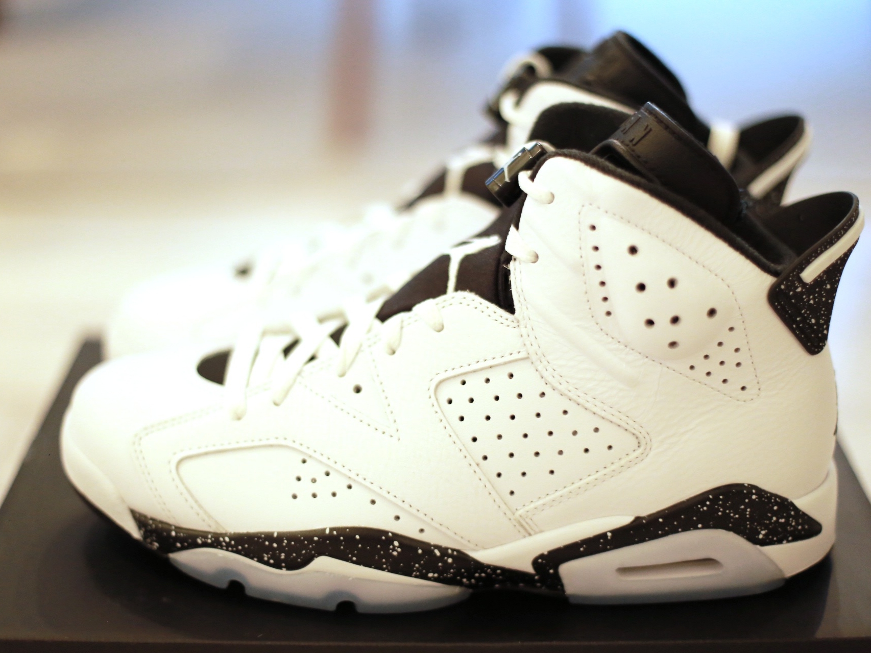 Jordan 6 Retro White and Black 착용 스타일 - 1