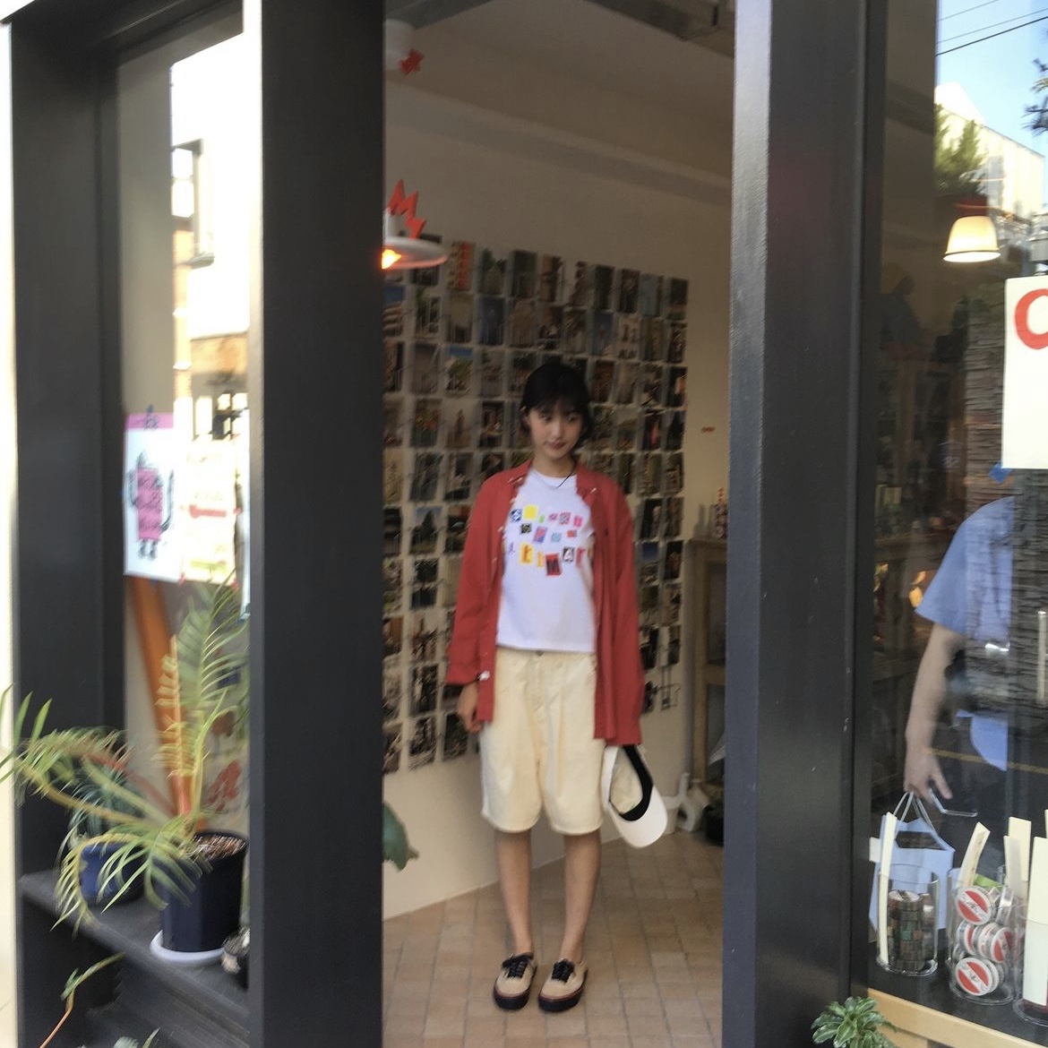 Safarispot 1/2 Stickerpack Tee Pink, [예약 배송] afarispot 1/2 Stickerpack Tee White 착용 스타일