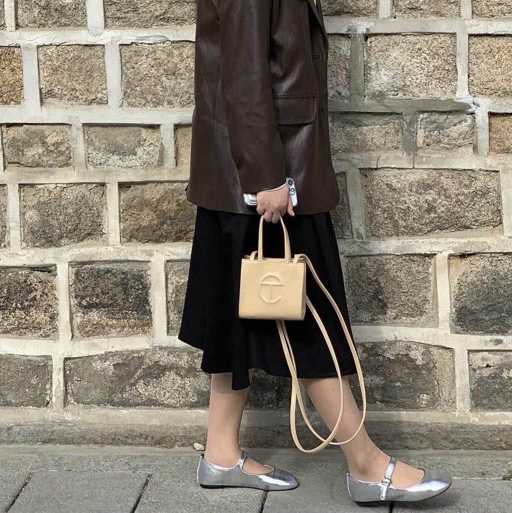 Moodnight Leo Metallic Mary-Jane Flats Black, Moodnight Leo Metallic Mary-Jane Flats Chrome 착용 스타일