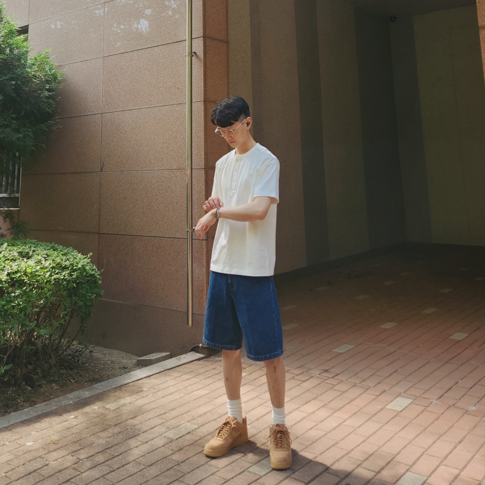 Nike Air Force 1 '07 WB Flax 착용 스타일