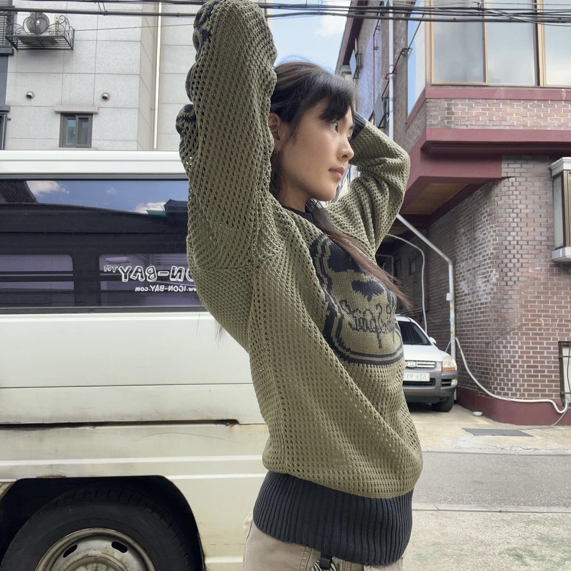Safarispot Multi Skull Mesh Knit Olive Navy, Safarispot Multi Skull Mesh Knit Ivory Mint 착용 스타일