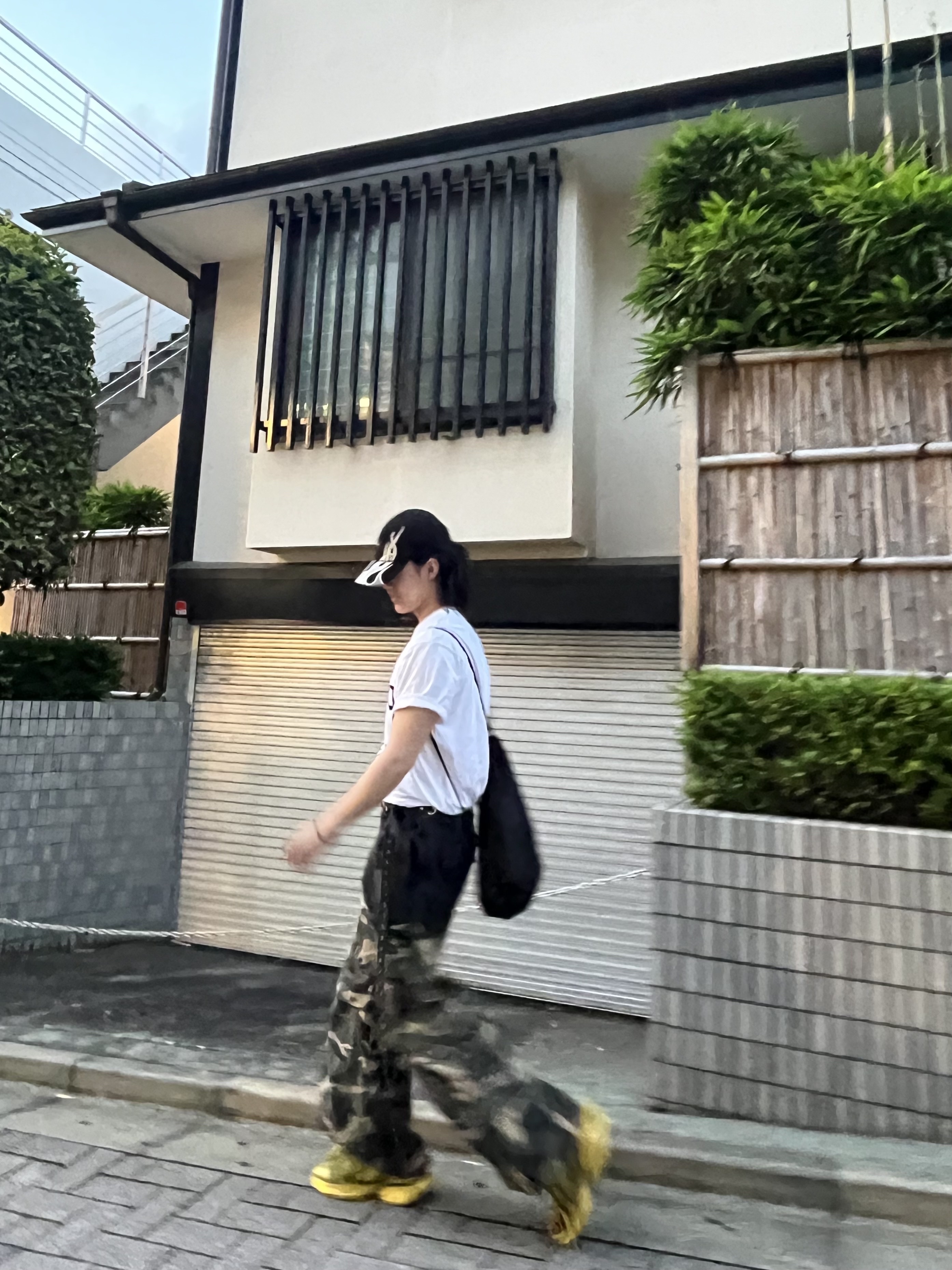 Yeezy Gap Engineered By Balenciaga Flame Cap Black, Balenciaga 3XL Sneakers Yellow Black 착용 스타일 - 5