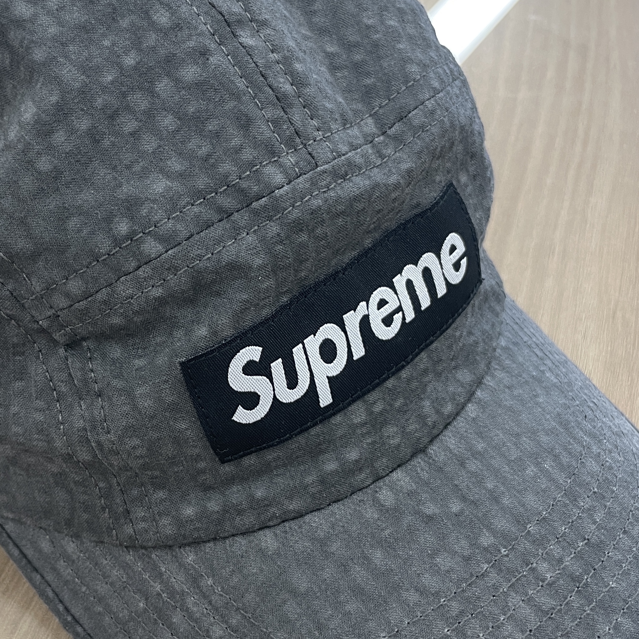 Supreme Washed Seersucker Camp Cap Black - 22SS 착용 스타일 - 1