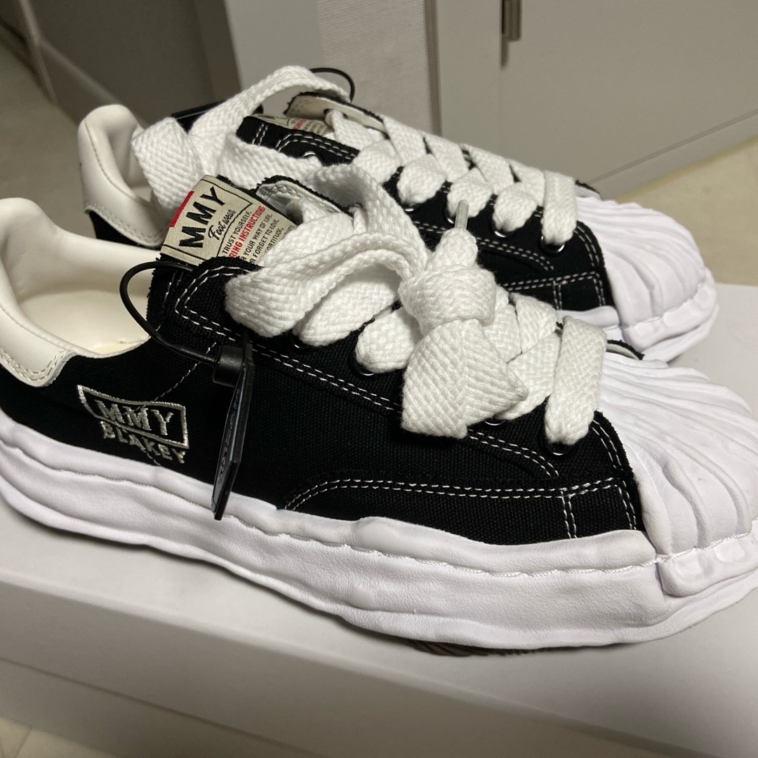 Maison Mihara Yasuhiro Blakey OG Sole Canvas Low-top Sneakers Black White 착용 스타일