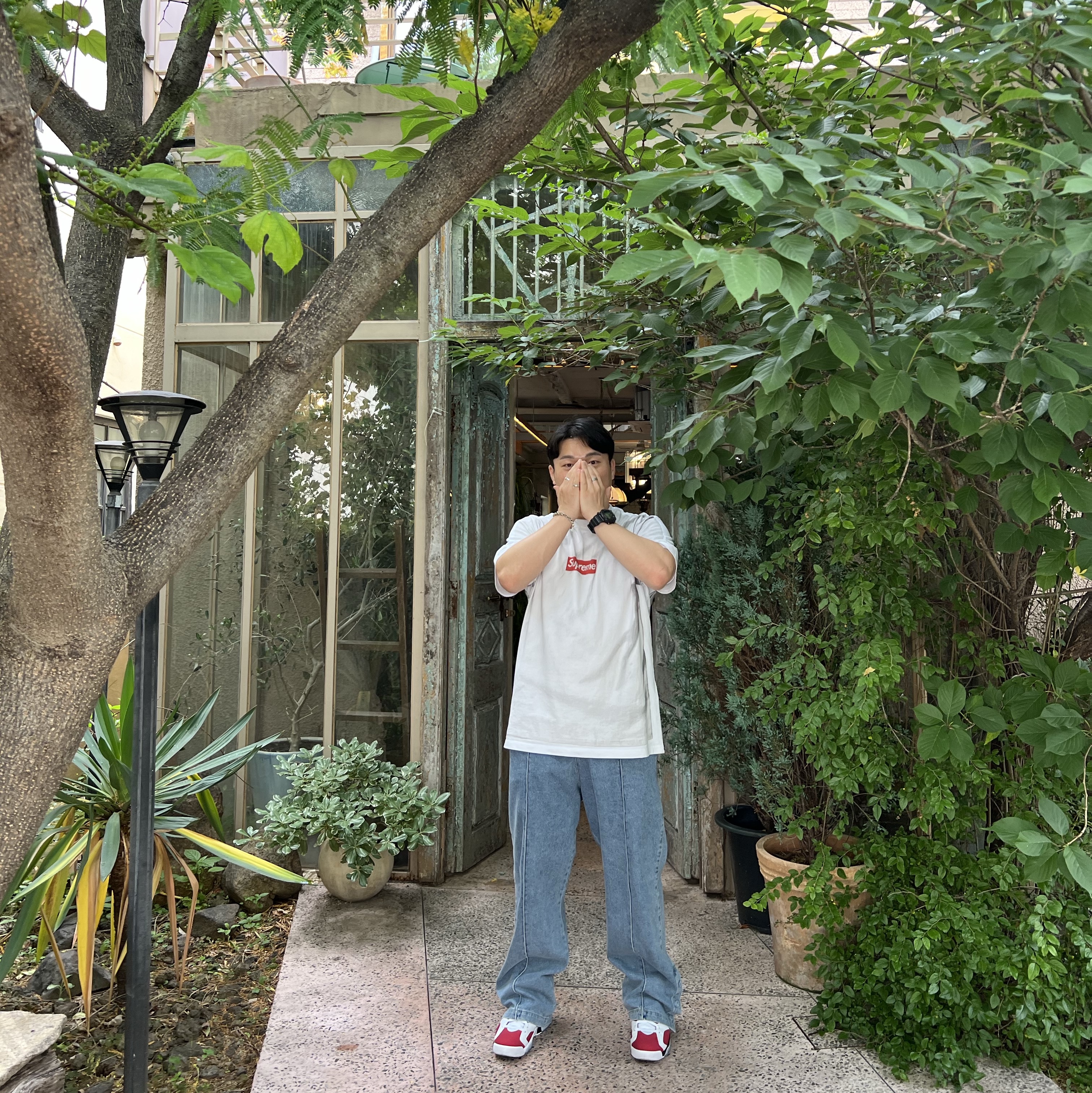 Supreme x MM6 Maison Margiela Box Logo T-Shirt White - 24SS, Jordan 6 Retro Carmine 2021 착용 스타일